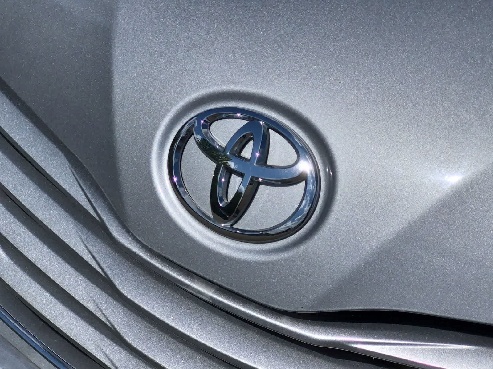 Thumbnail: 2016 Toyota Sienna - 19