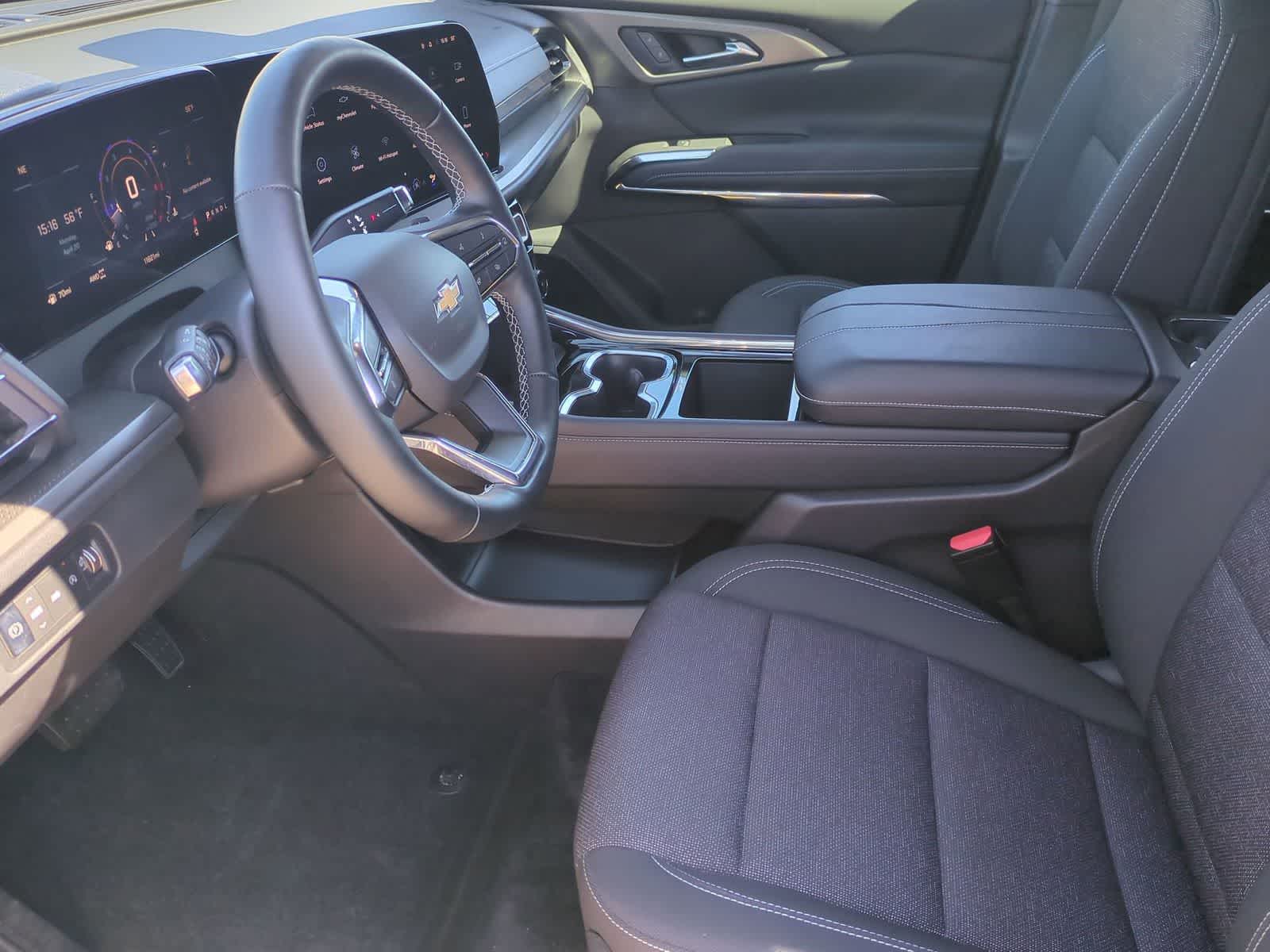 Thumbnail: 2025 Chevrolet Traverse - 16