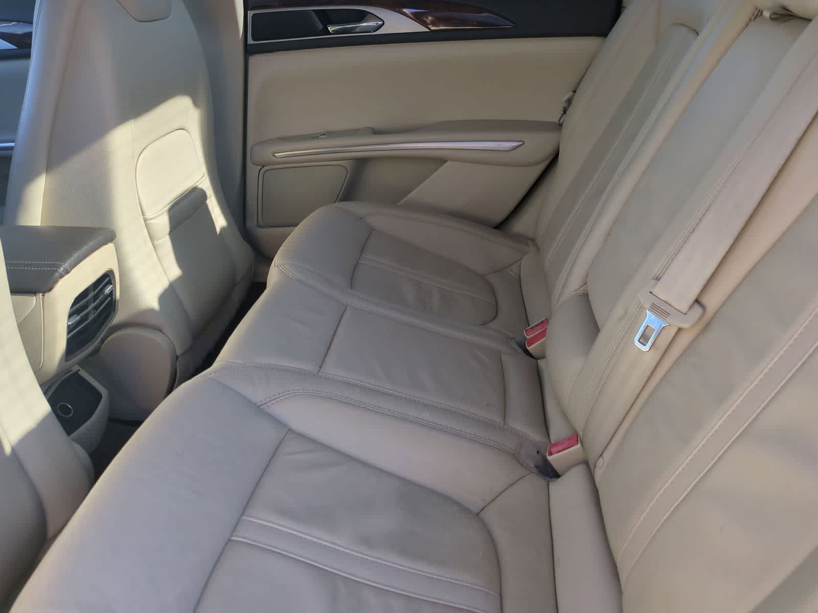 Thumbnail: 2015 Lincoln MKZ - 20