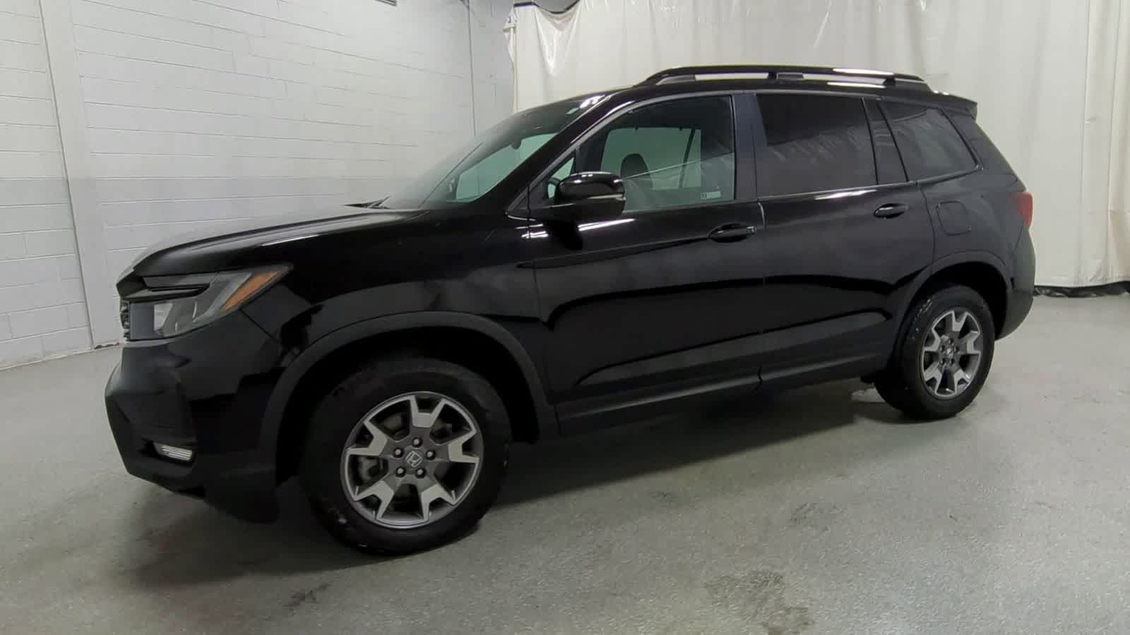 Thumbnail: 2023 Honda Passport - 4