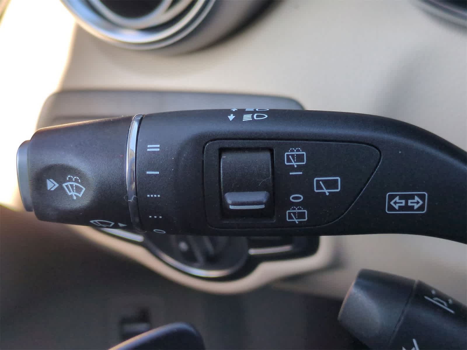 Thumbnail: 2022 Mercedes-Benz GLC - 25