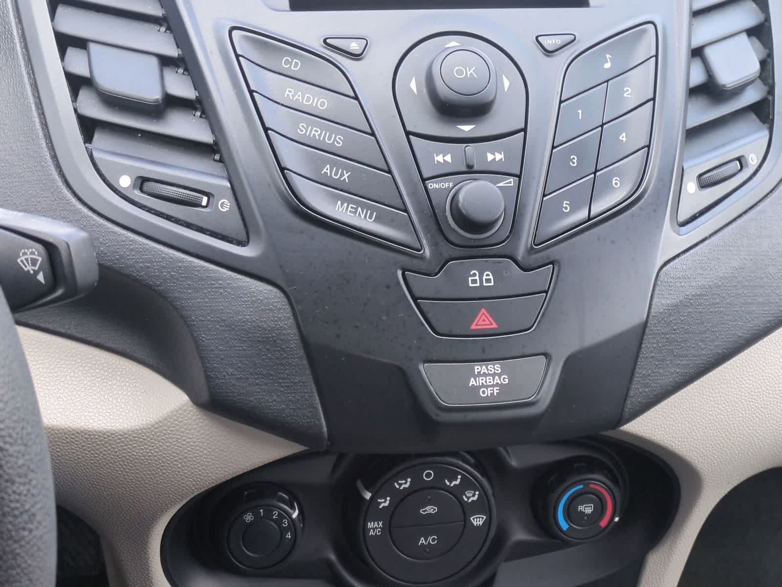 Thumbnail: 2013 Ford Fiesta - 25