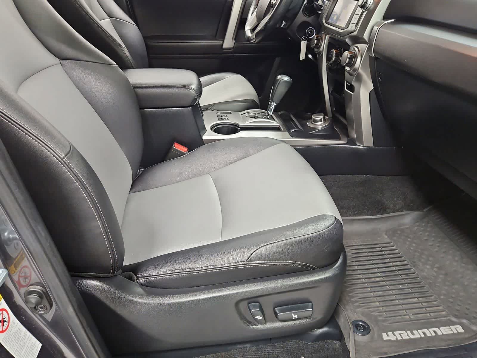 Thumbnail: 2017 Toyota 4Runner - 22