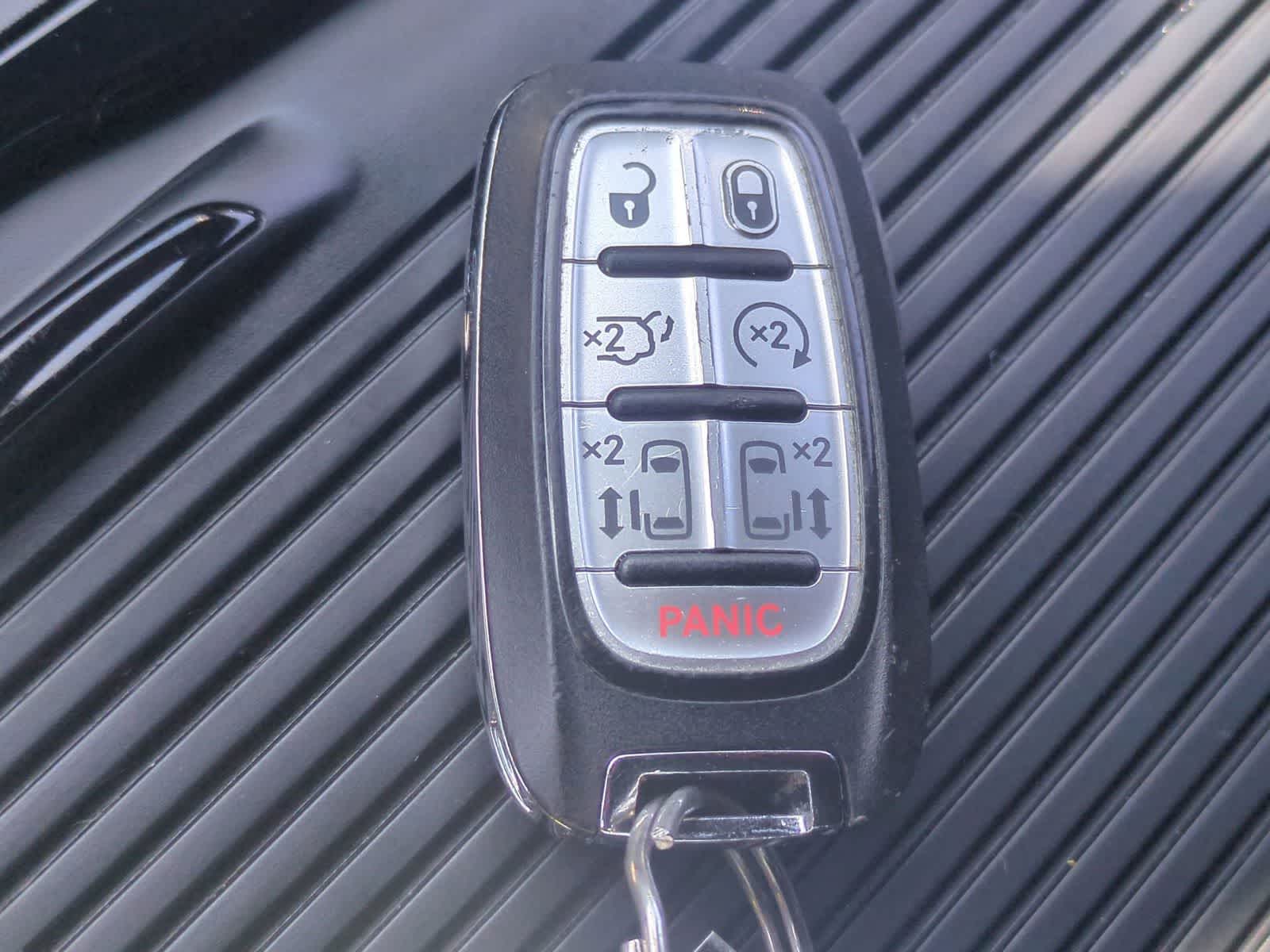 2024 Chrysler Pacifica PHEV Select - Photo 34