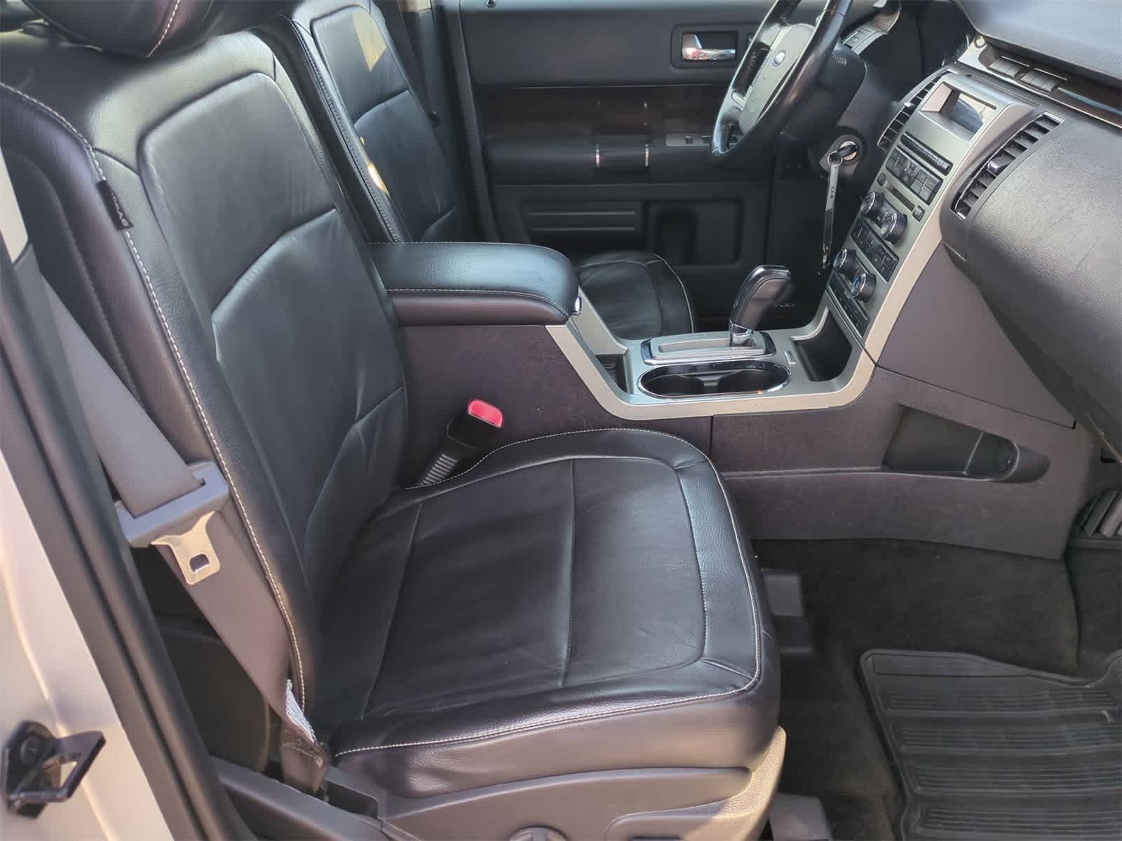 Thumbnail: 2011 Ford Flex - 21