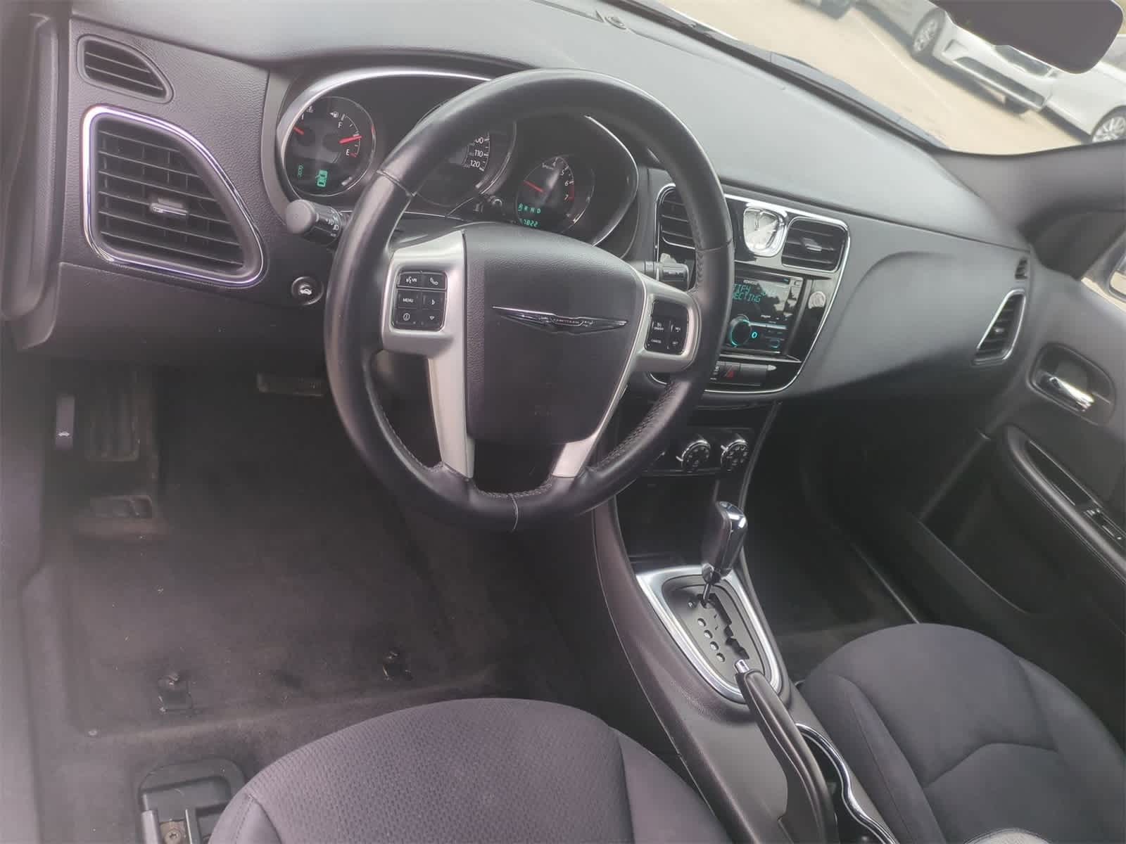 2013 Chrysler 200 Touring 10