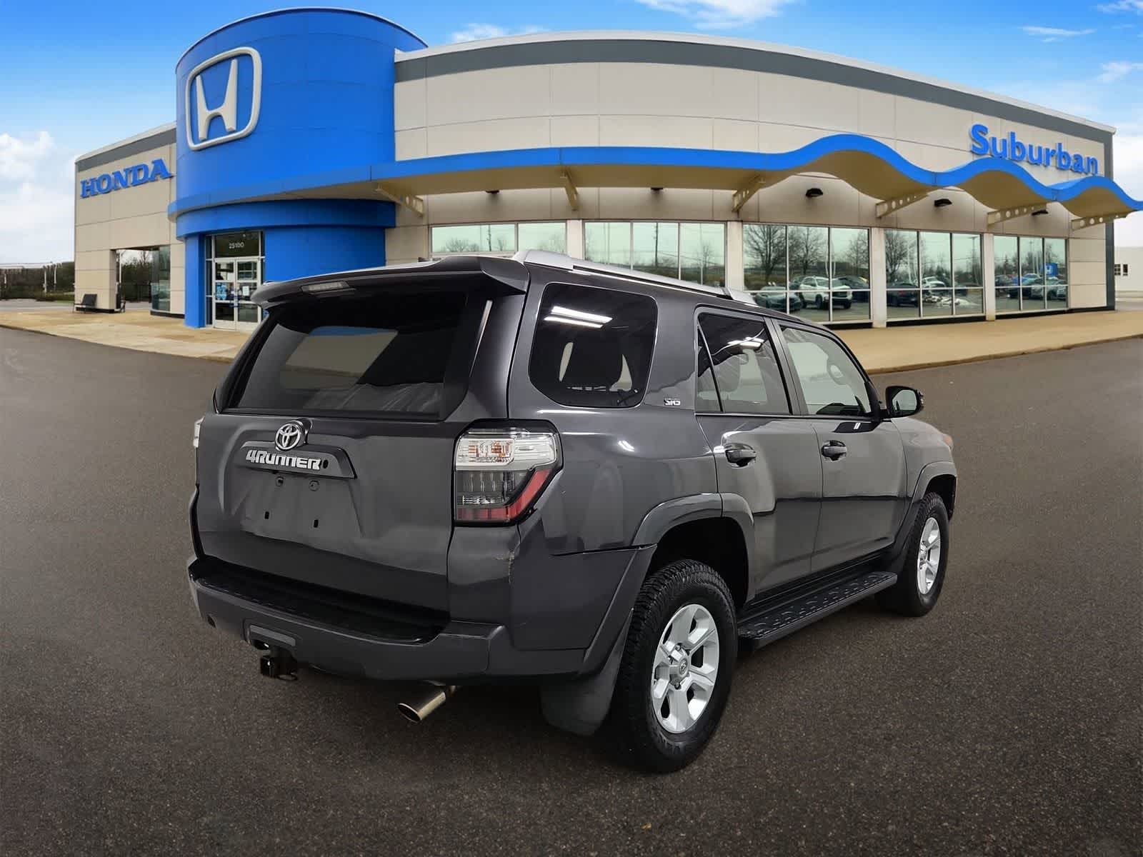 Thumbnail: 2017 Toyota 4Runner - 8