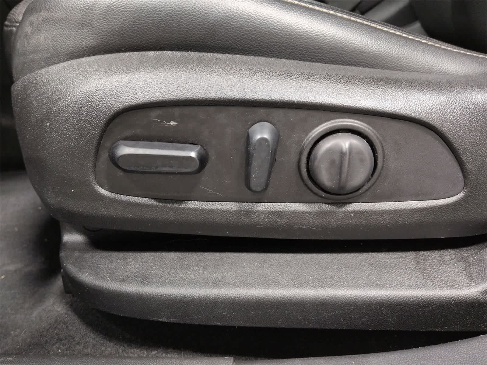 Thumbnail: 2019 GMC Acadia - 18