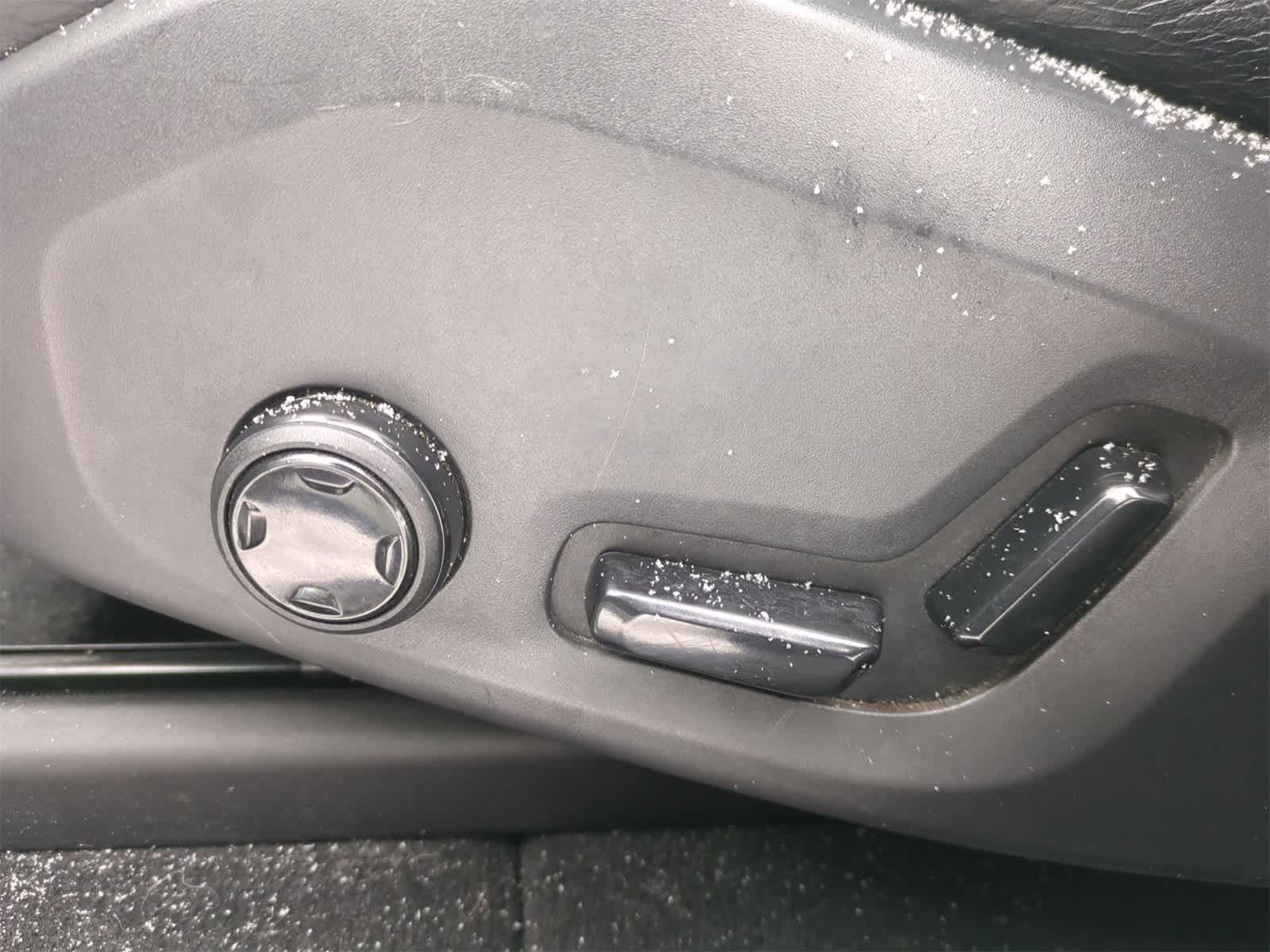 Thumbnail: 2018 Volvo XC60 - 18