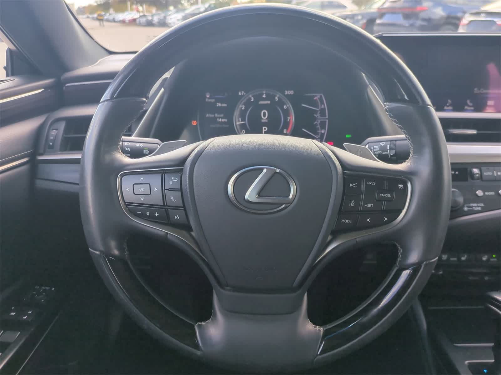 Thumbnail: 2020 Lexus ES - 24