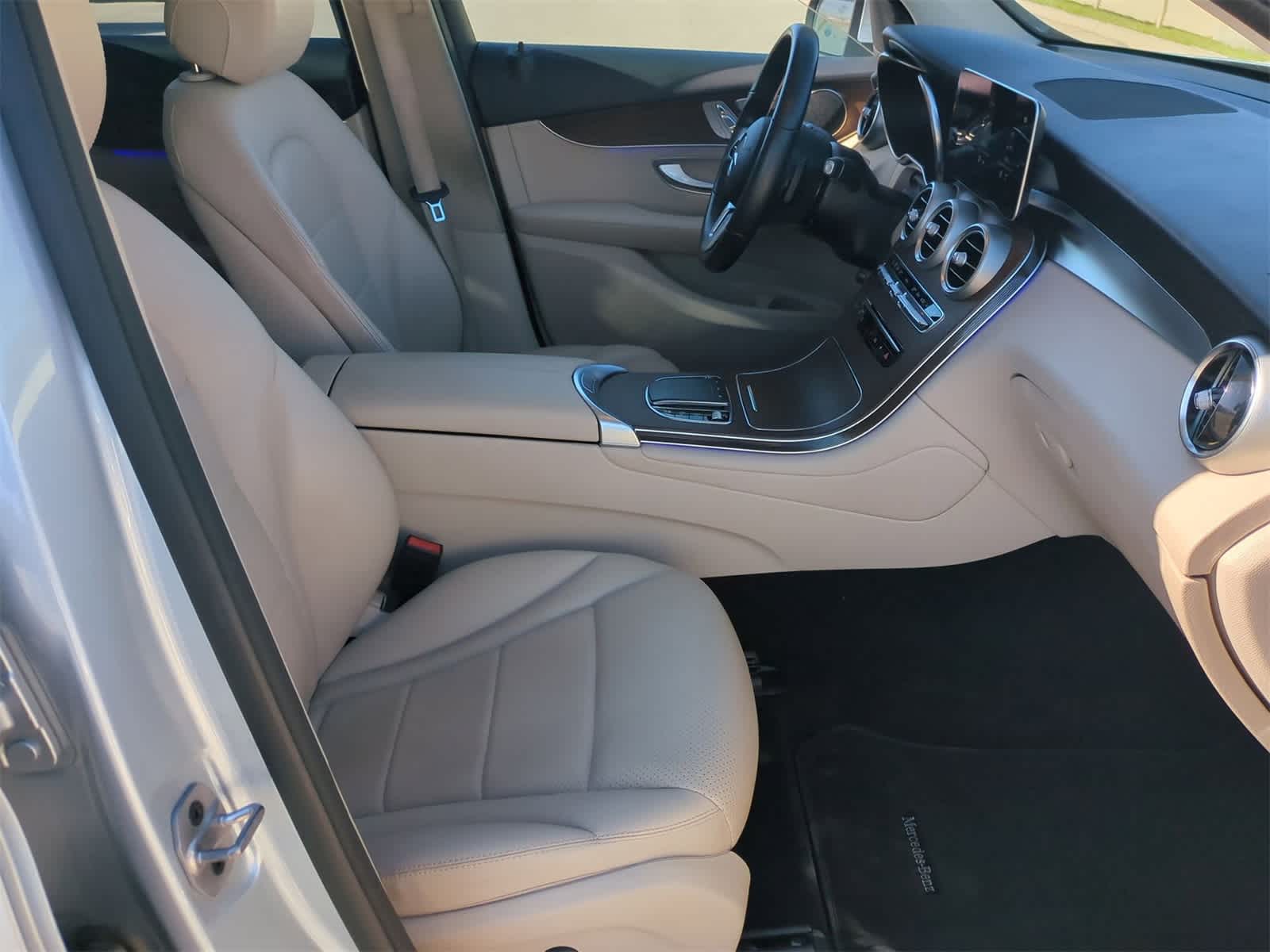 Thumbnail: 2022 Mercedes-Benz GLC - 21