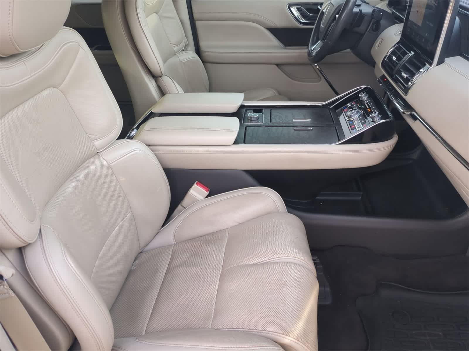 Thumbnail: 2018 Lincoln Navigator - 11