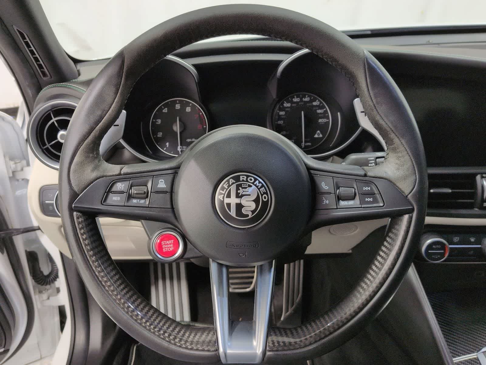 Thumbnail: 2018 Alfa Romeo Giulia - 22