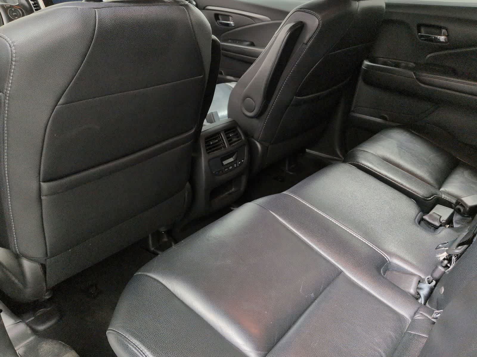 Thumbnail: 2017 Honda Pilot - 19