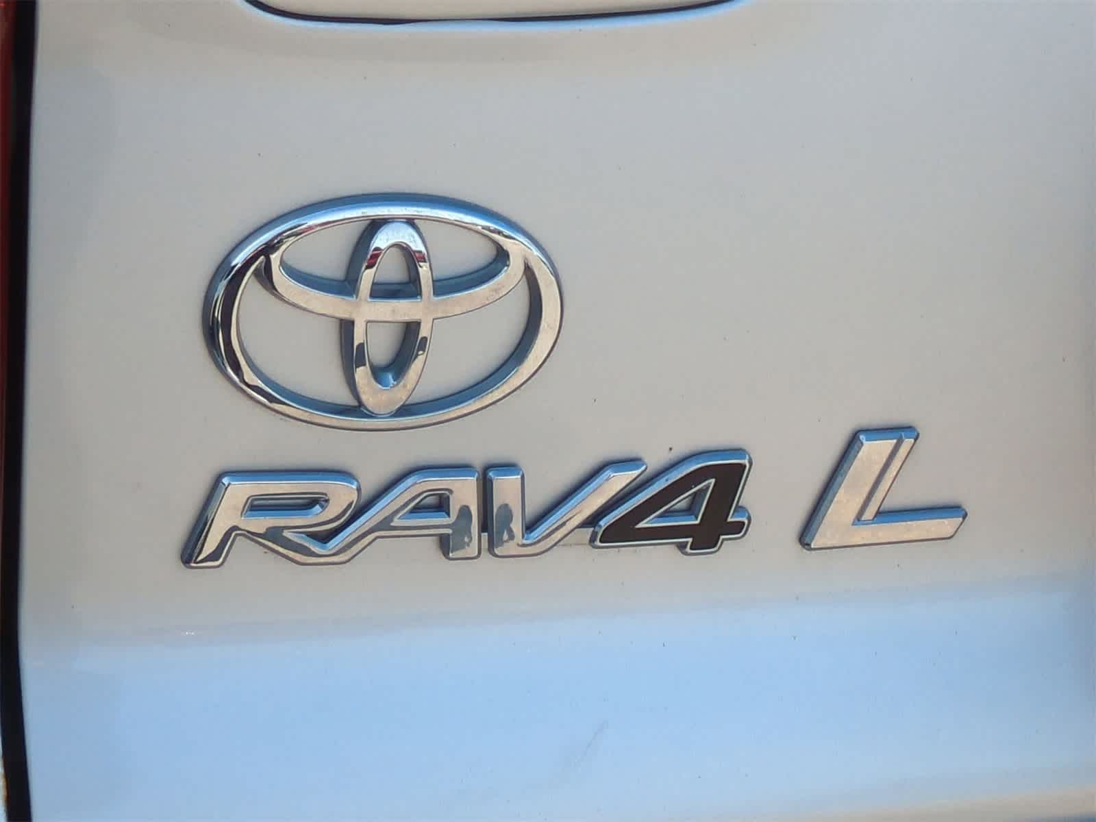 Thumbnail: 2005 Toyota RAV4 - 13