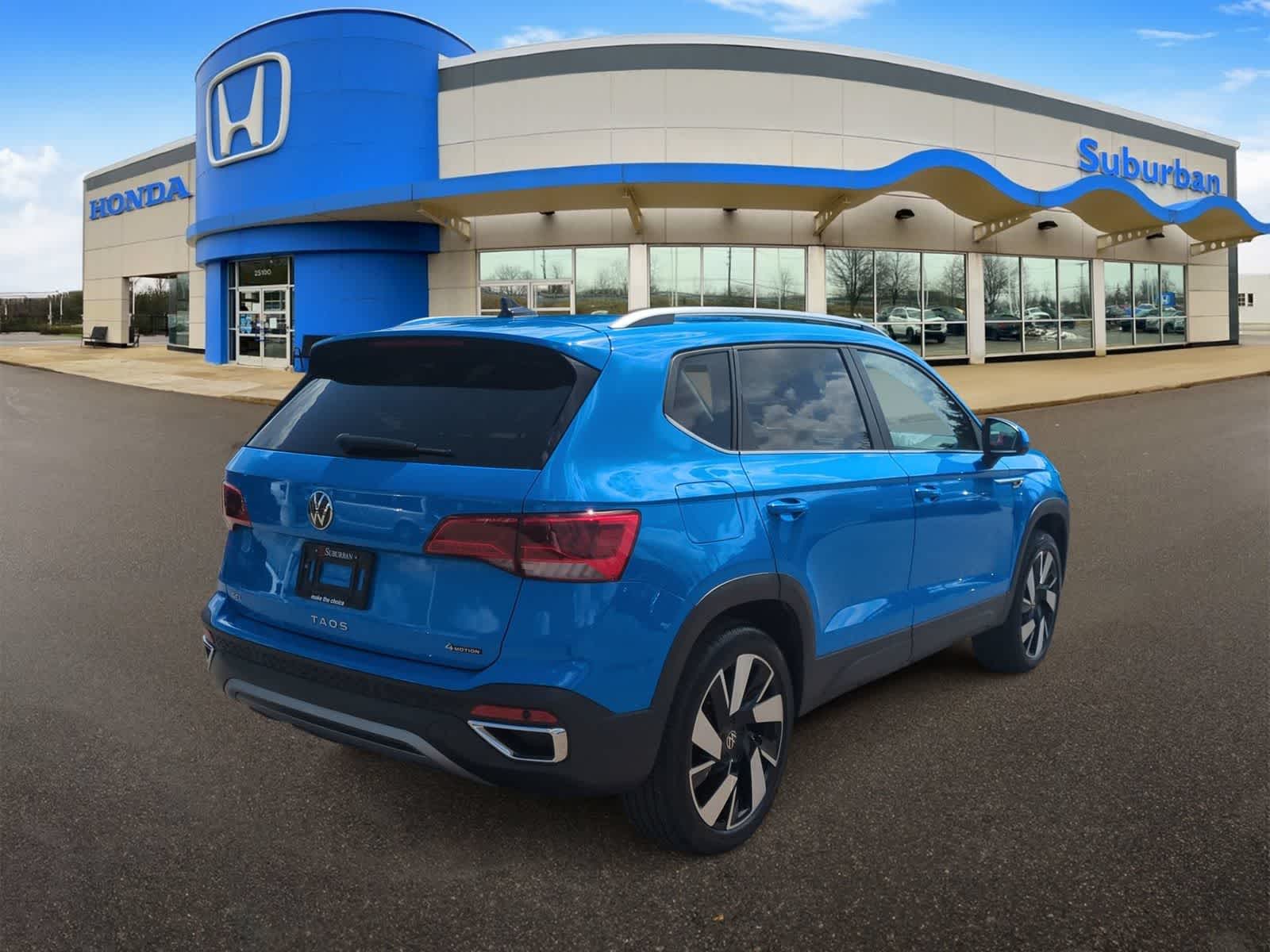 Thumbnail: 2024 Volkswagen Taos - 8