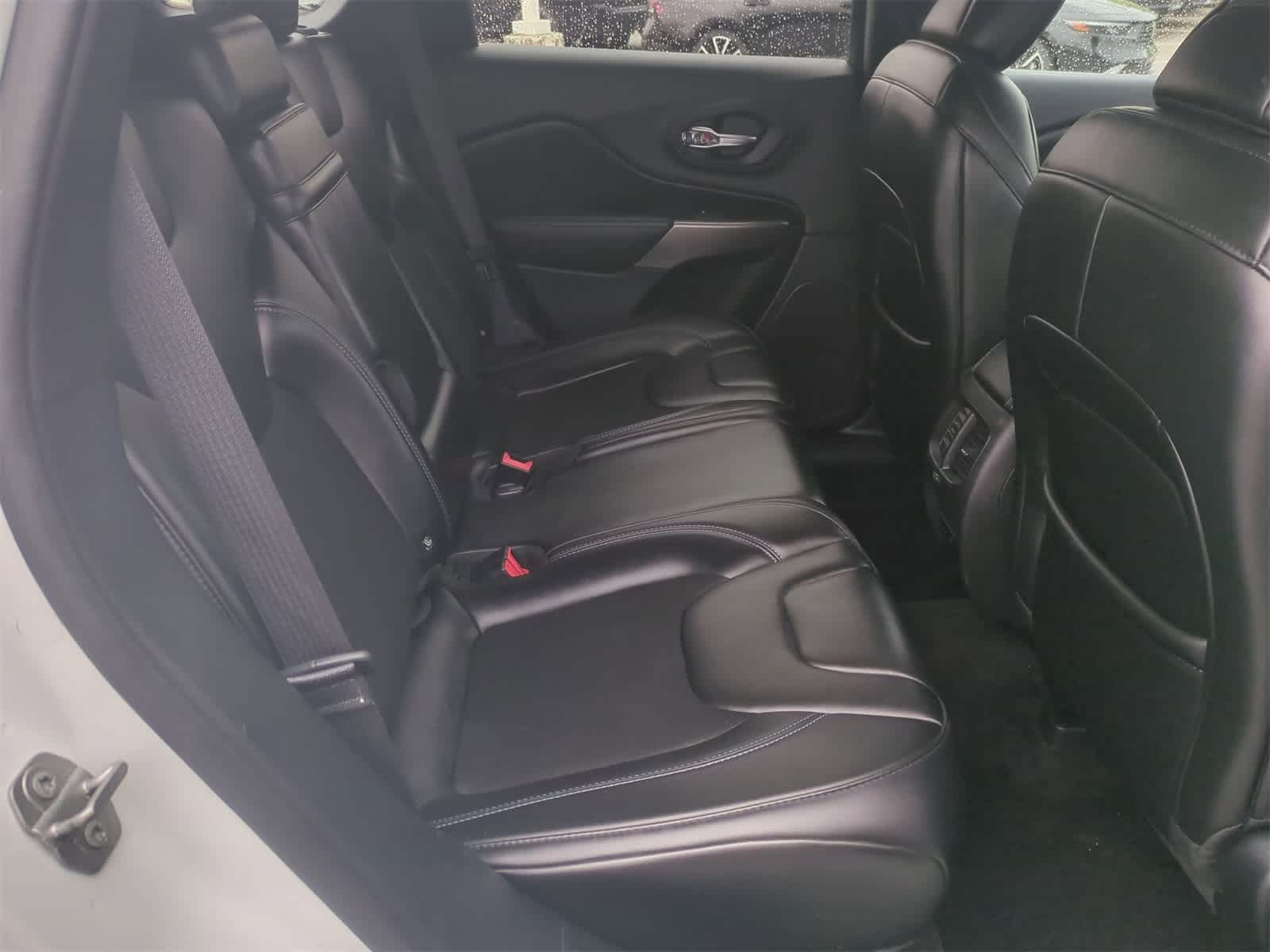 Thumbnail: 2019 Jeep Cherokee - 20