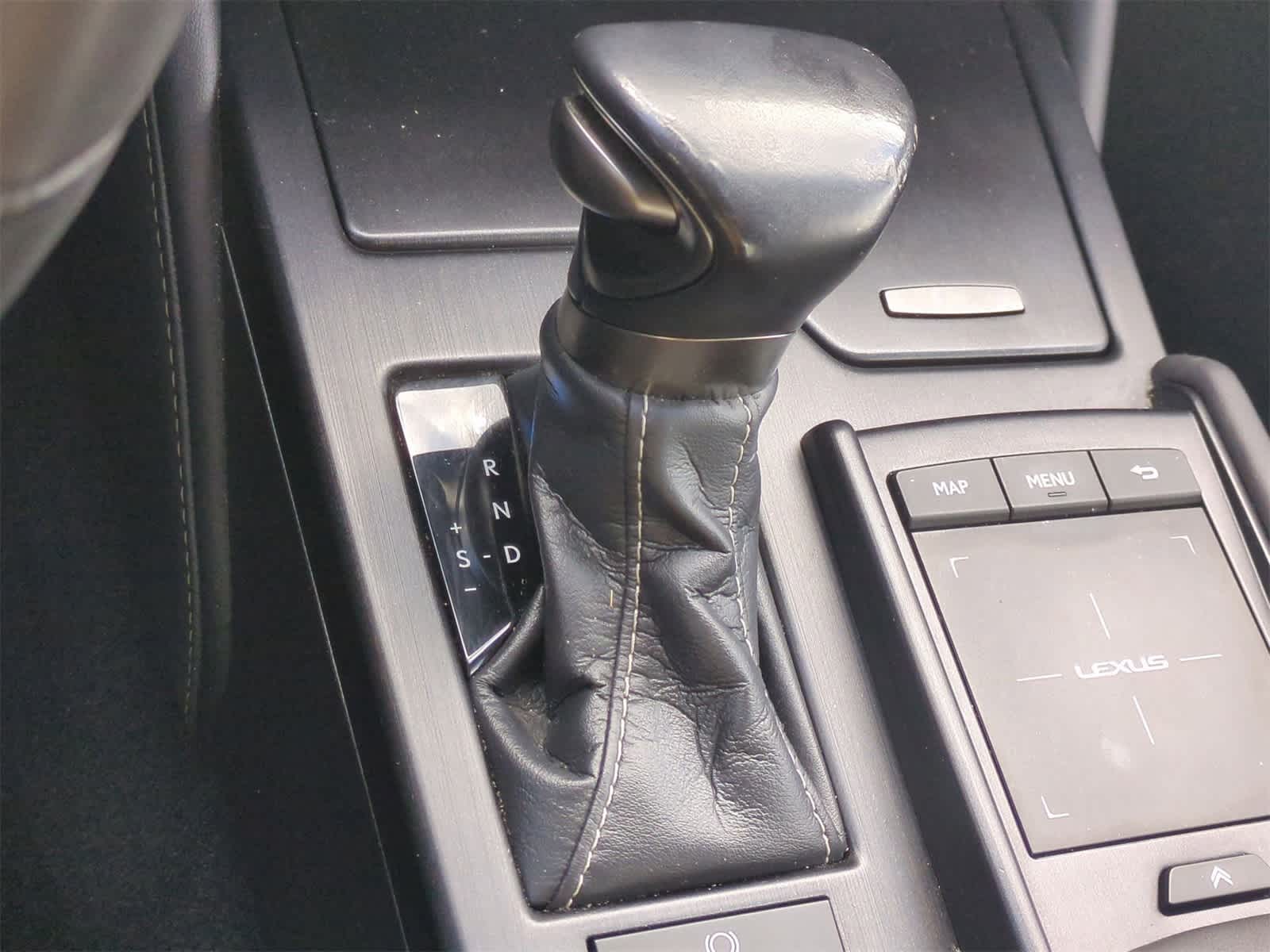 Thumbnail: 2020 Lexus ES - 33