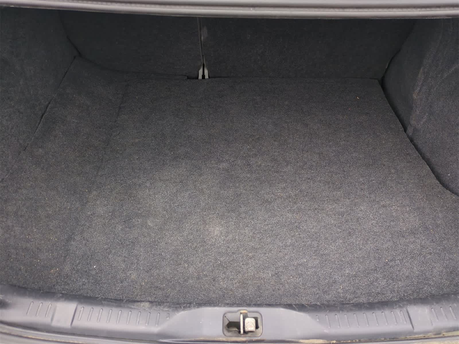 Thumbnail: 2011 Nissan Sentra - 31