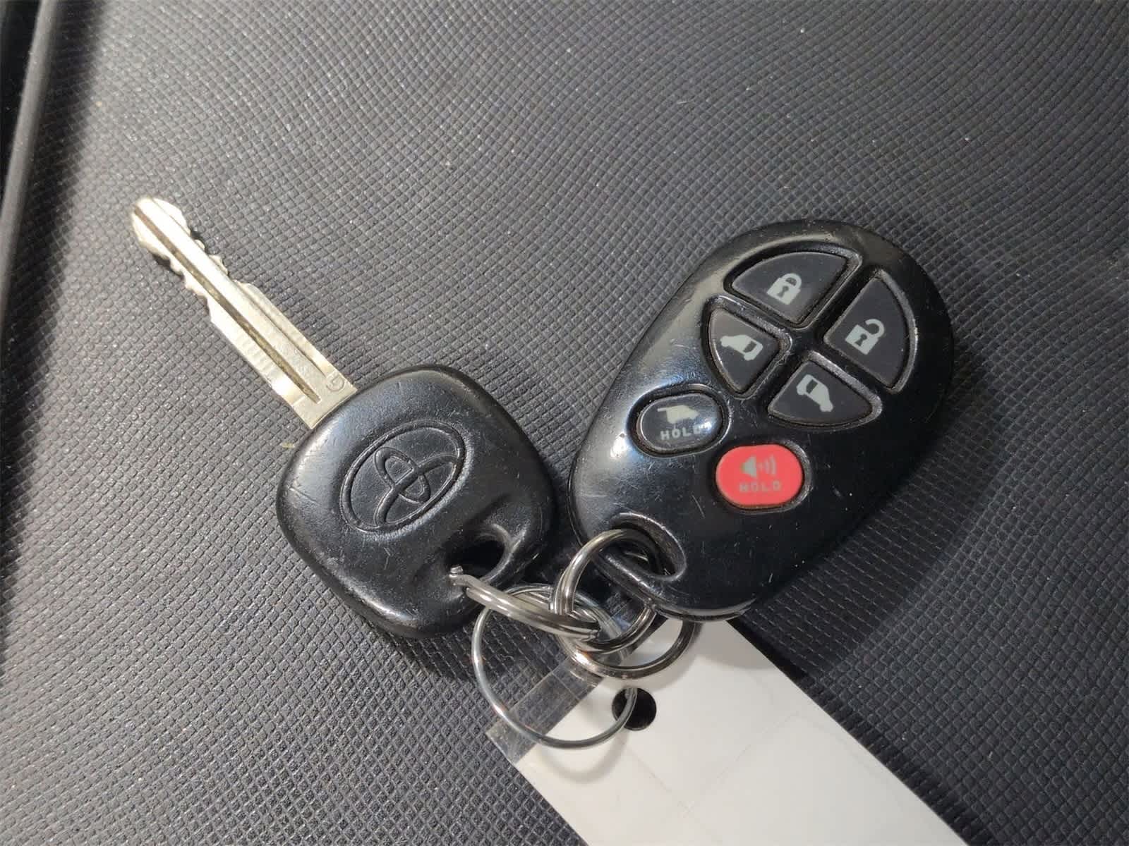 Thumbnail: 2013 Toyota Sienna - 36