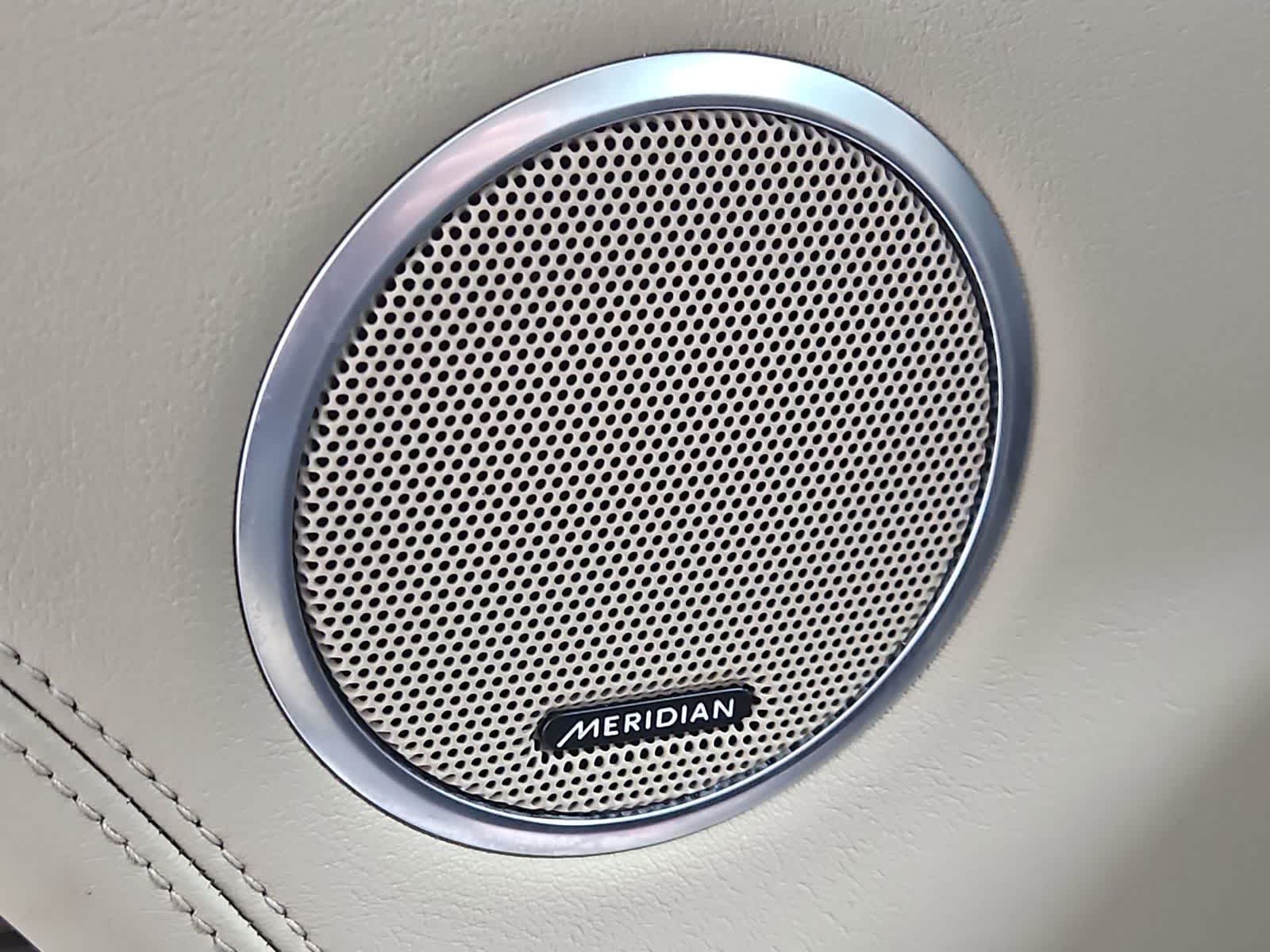 Thumbnail: 2019 Land Rover Range Rover - 30