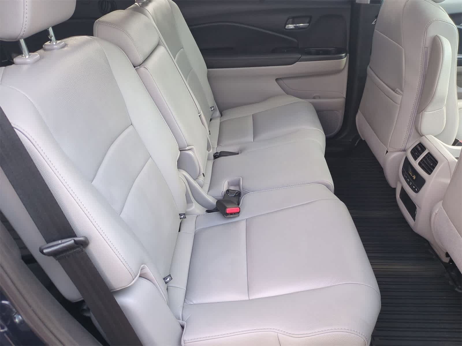 Thumbnail: 2019 Honda Pilot - 21