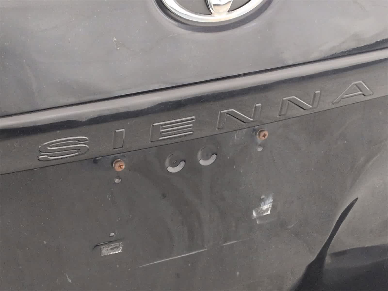 Thumbnail: 2013 Toyota Sienna - 13