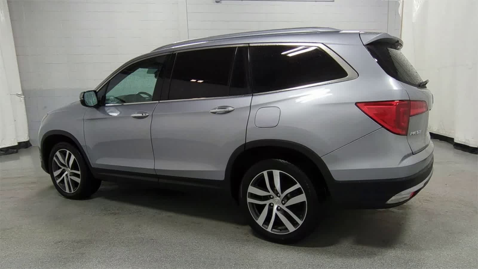 Thumbnail: 2018 Honda Pilot - 6