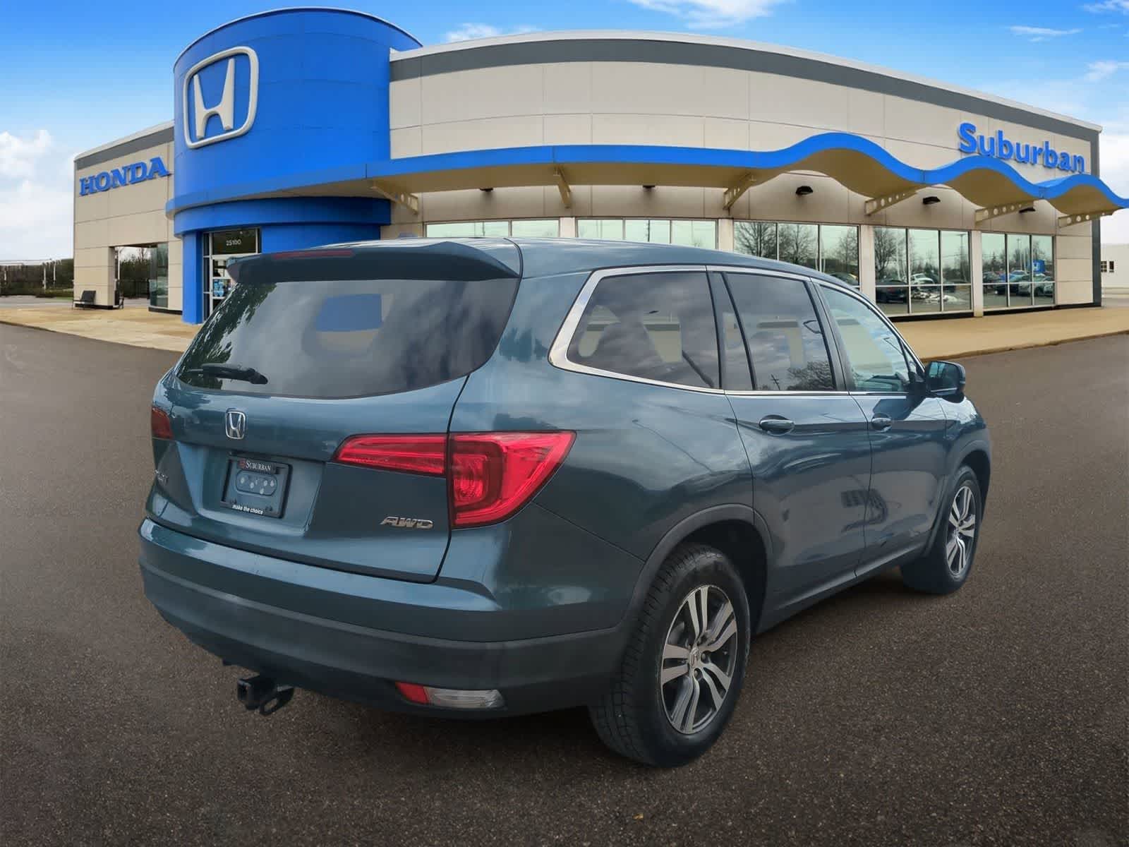 Thumbnail: 2016 Honda Pilot - 8