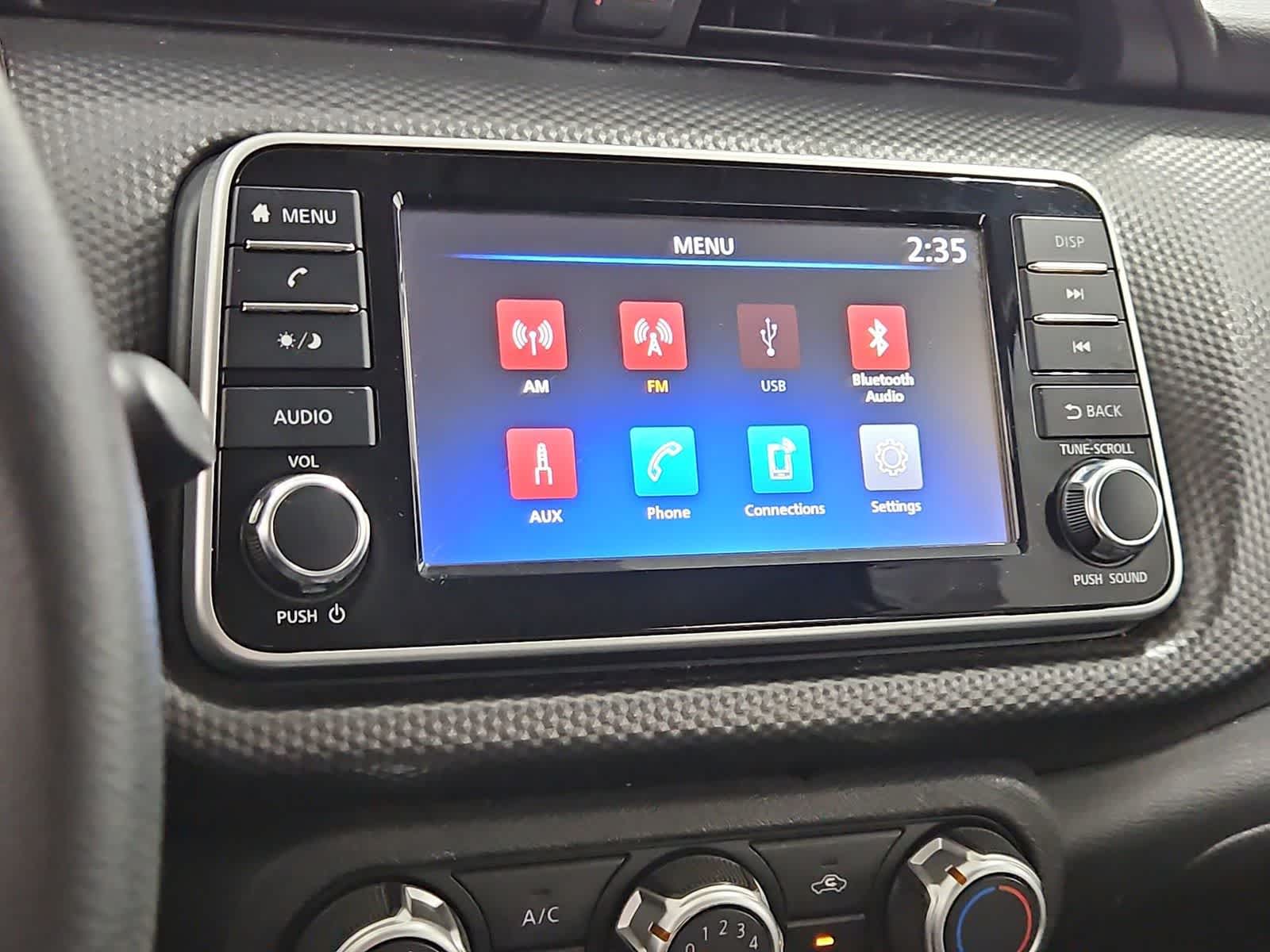 Thumbnail: 2019 Nissan Kicks - 25