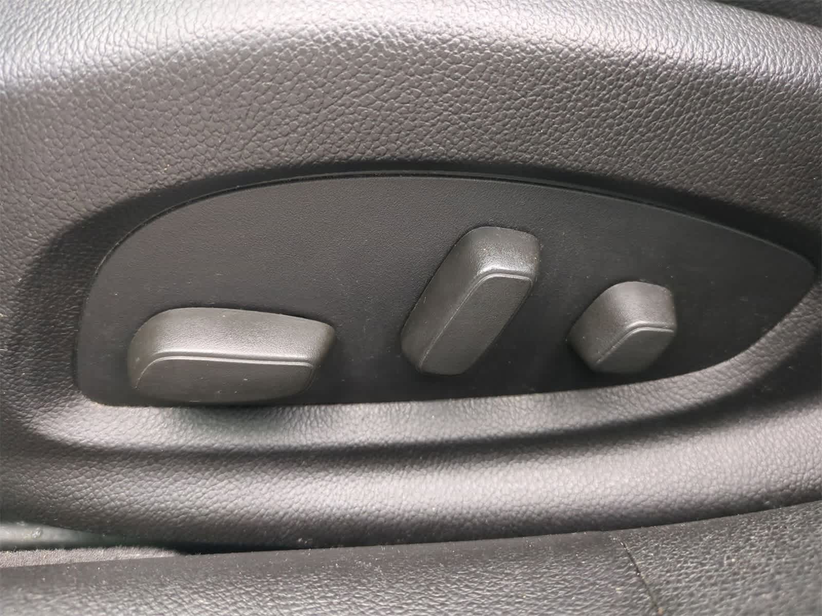 Thumbnail: 2015 Chevrolet Impala - 17
