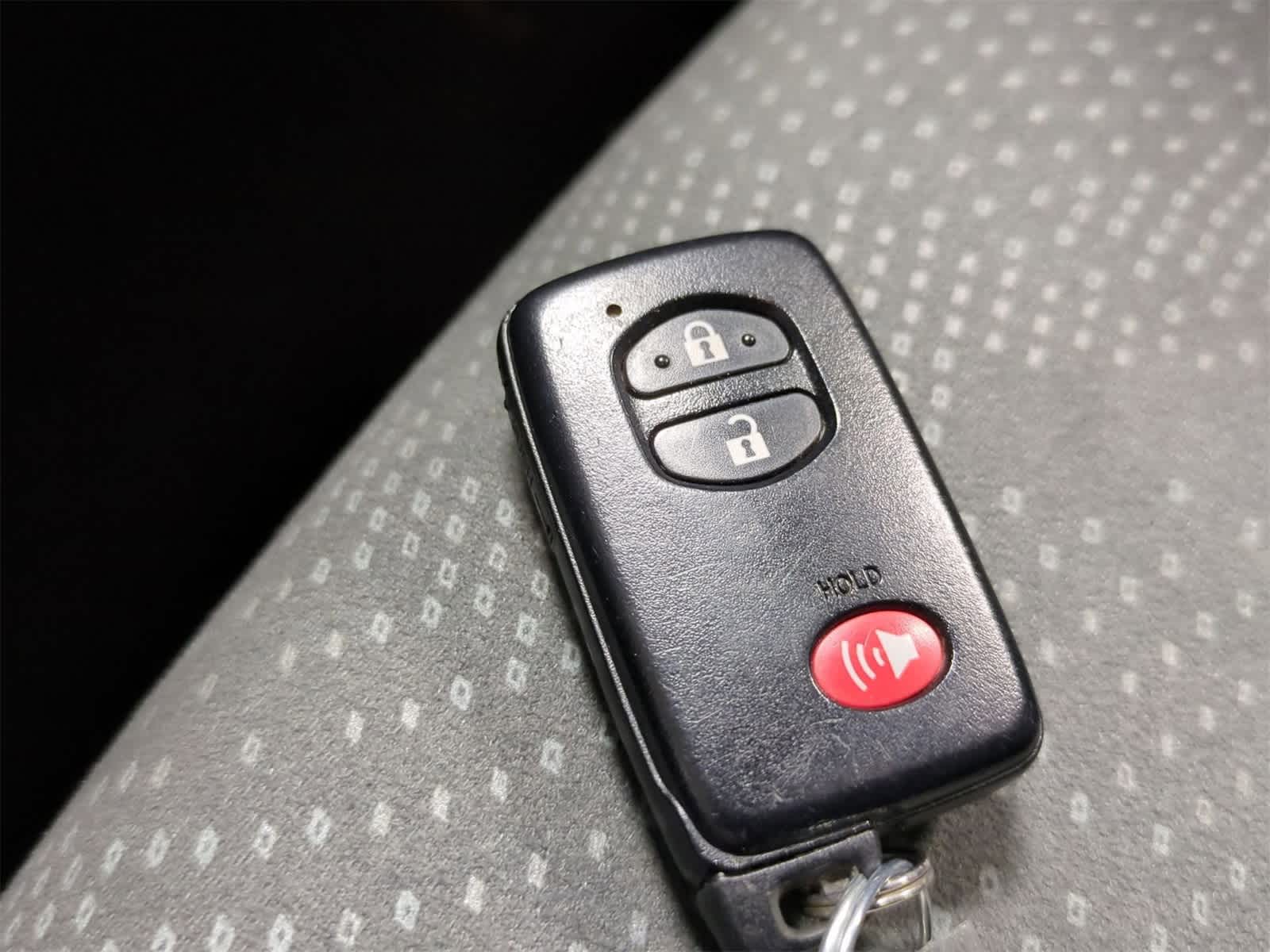 Thumbnail: 2014 Toyota Prius v - 40