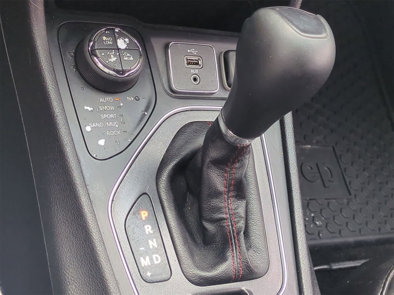 Thumbnail: 2019 Jeep Cherokee - 30