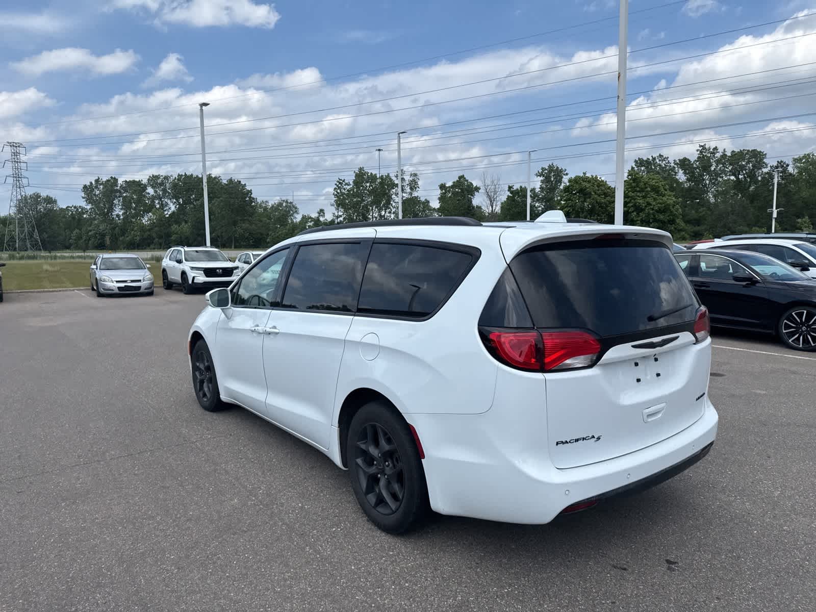 Thumbnail: 2019 Chrysler Pacifica - 15