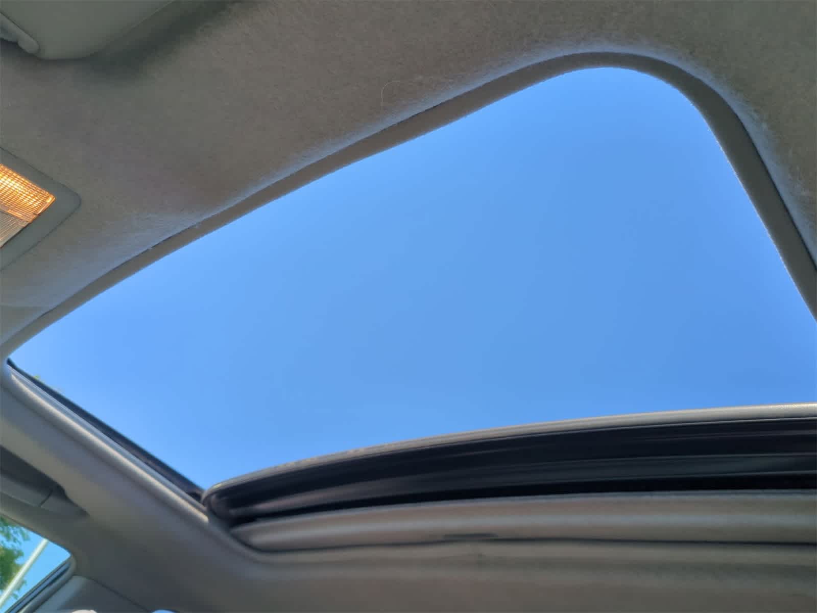 2012 Toyota Highlander SE 19