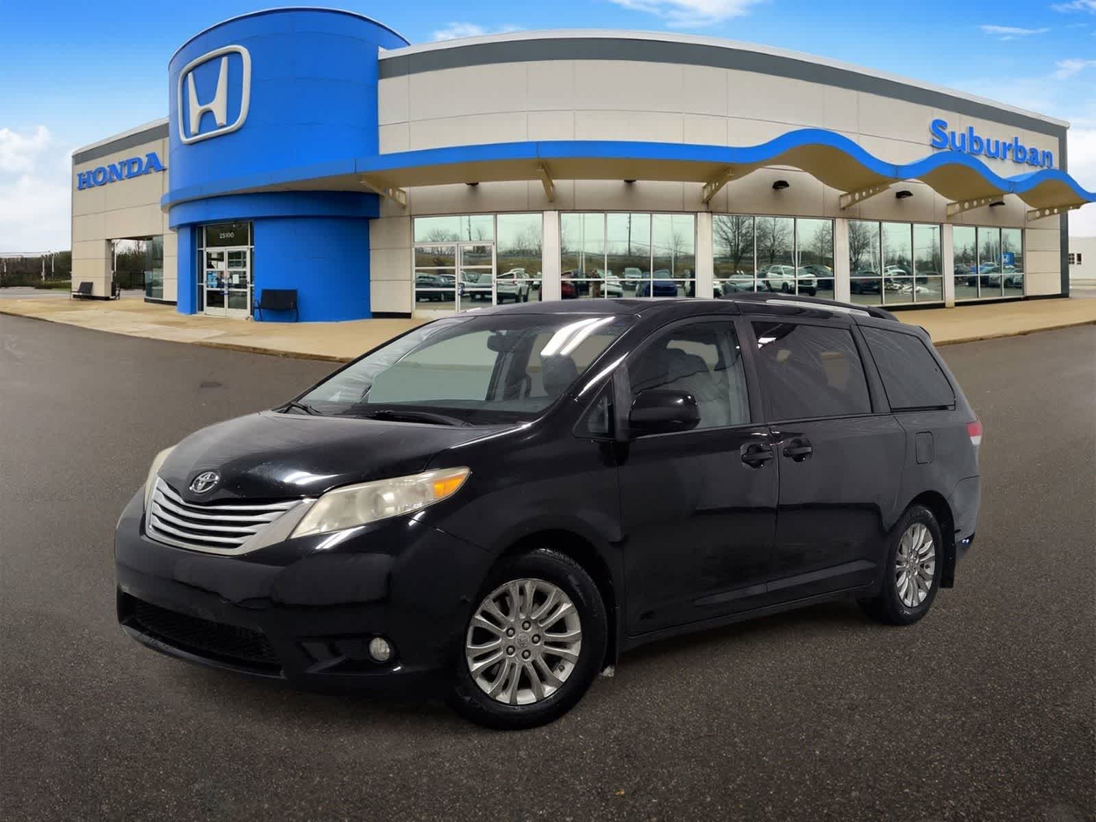 2013 Toyota Sienna XLE -
                  Farmington Hills, MI