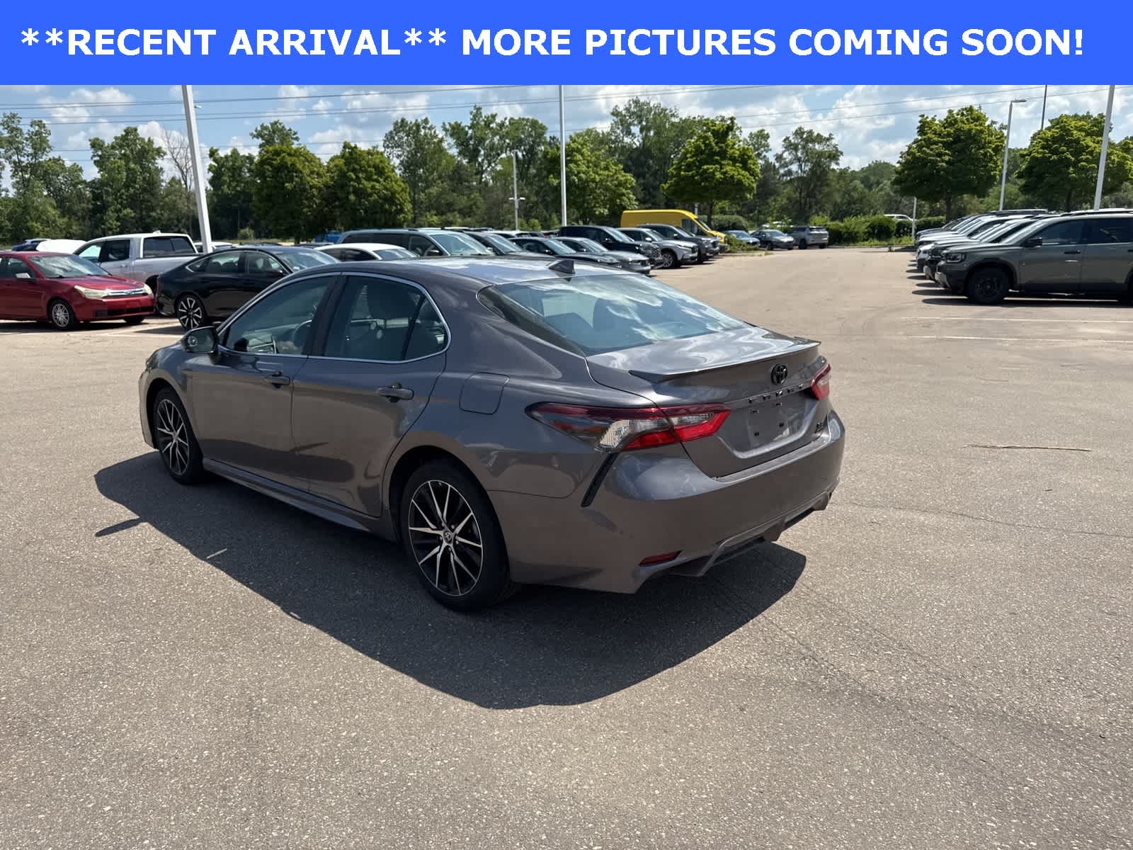 Thumbnail: 2023 Toyota Camry - 17