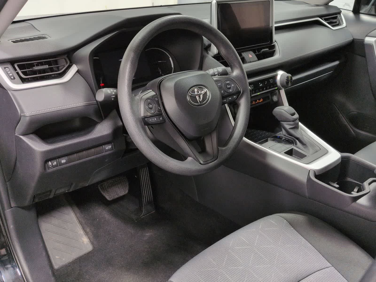 Thumbnail: 2025 Toyota RAV4 - 9
