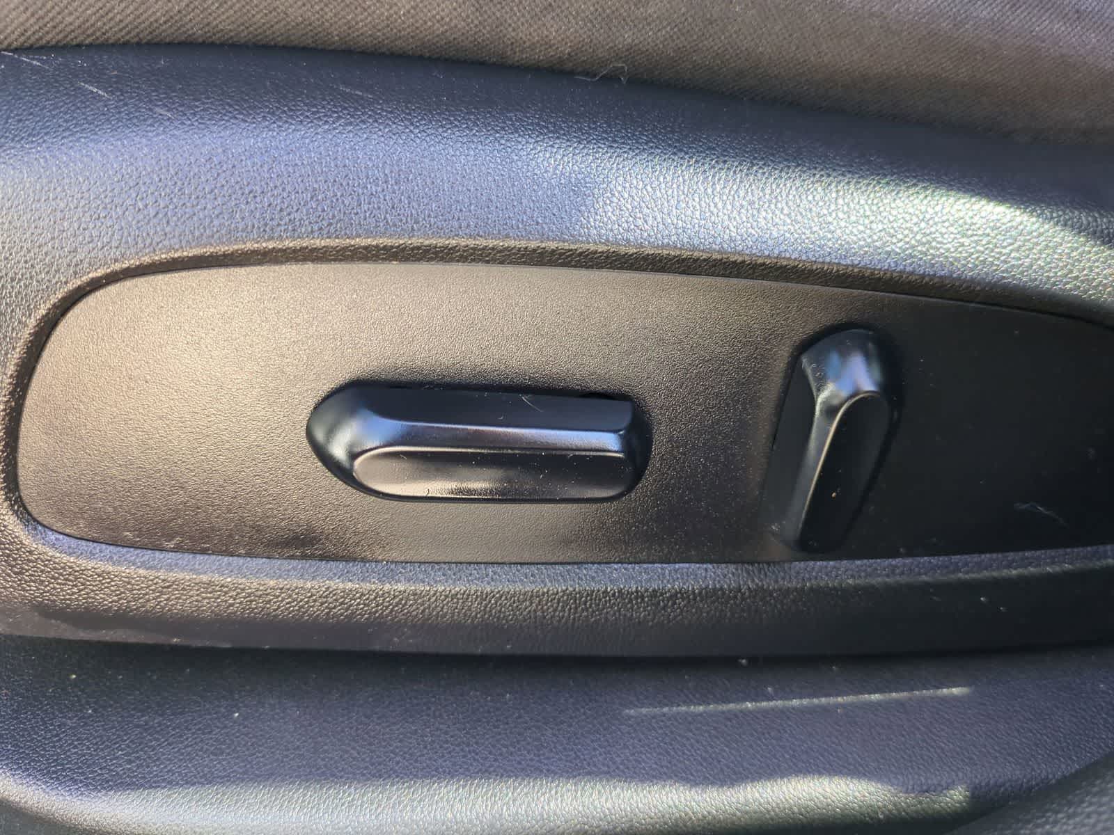 Thumbnail: 2019 GMC Acadia - 17