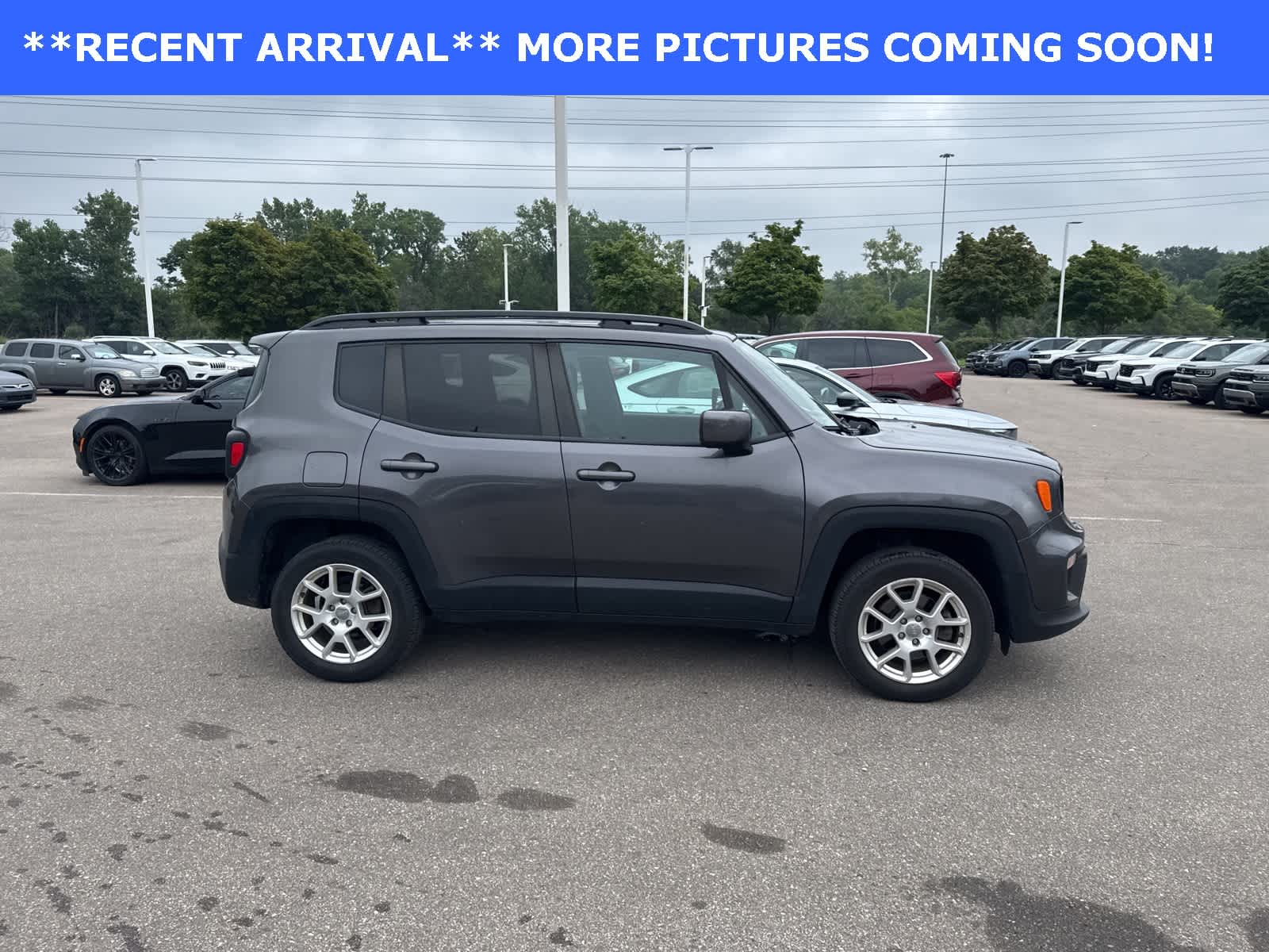 Thumbnail: 2019 Jeep Renegade - 10