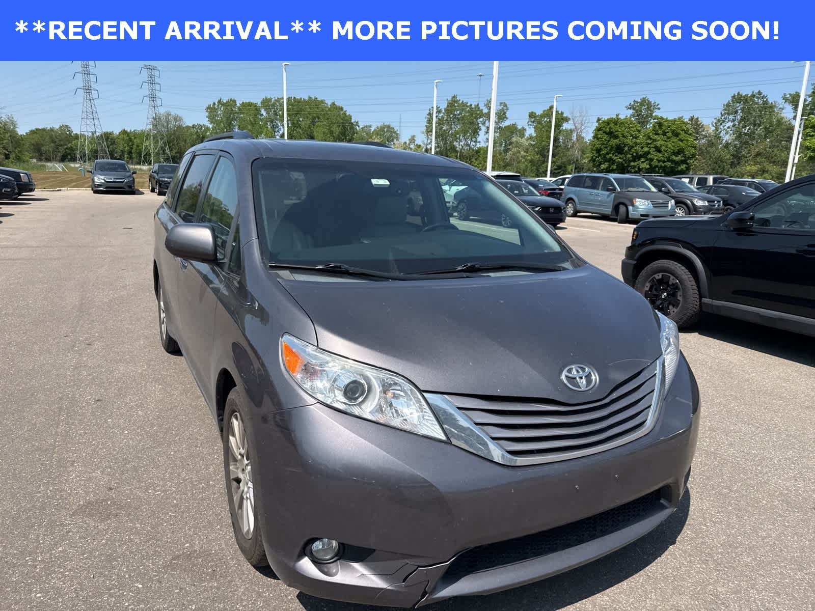 Thumbnail: 2015 Toyota Sienna - 4