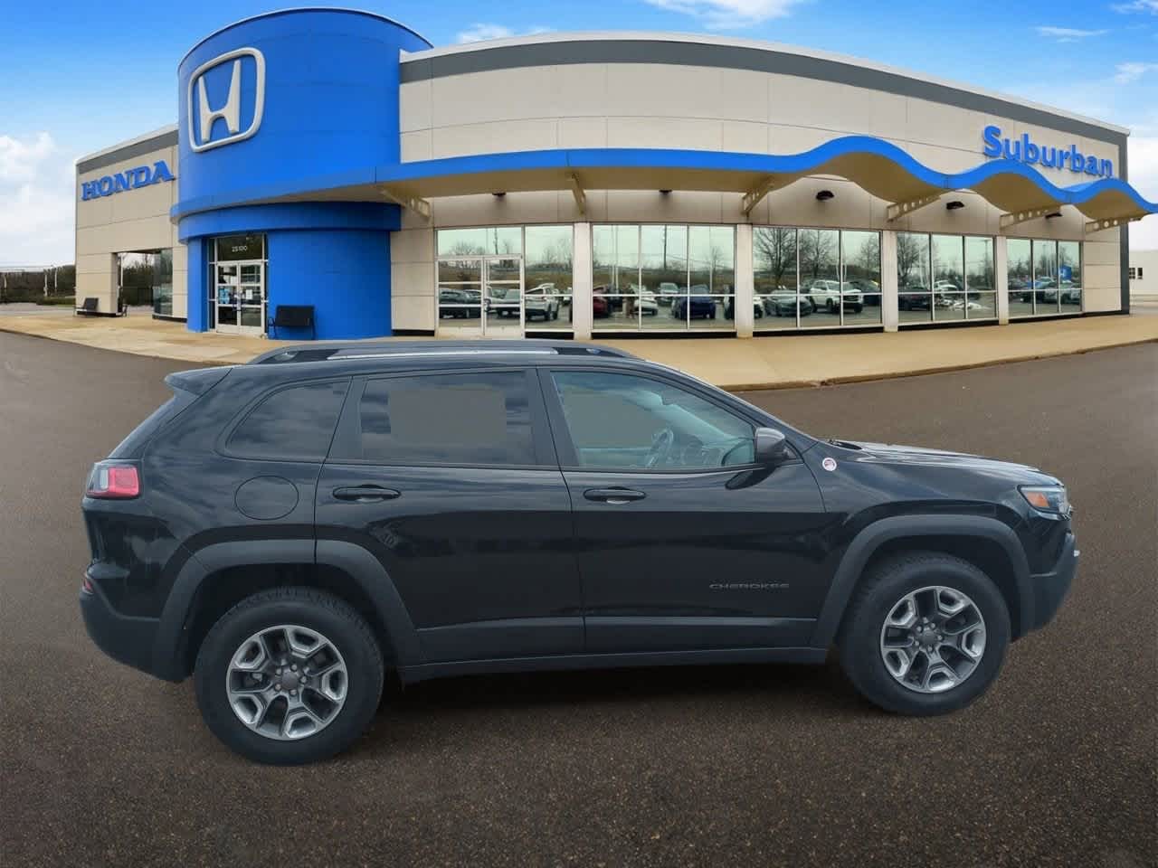 Thumbnail: 2019 Jeep Cherokee - 9