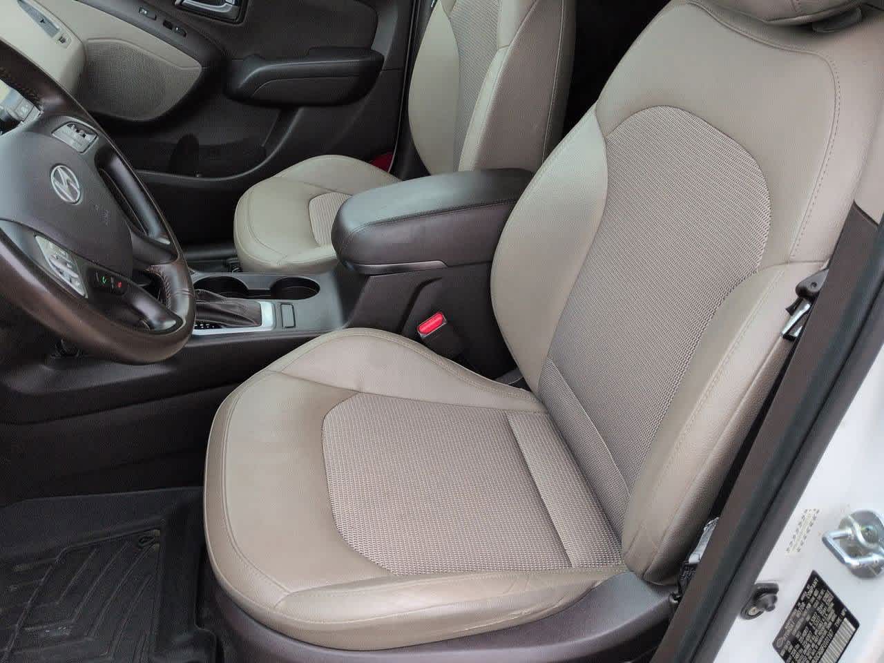 Thumbnail: 2015 Hyundai Tucson - 16