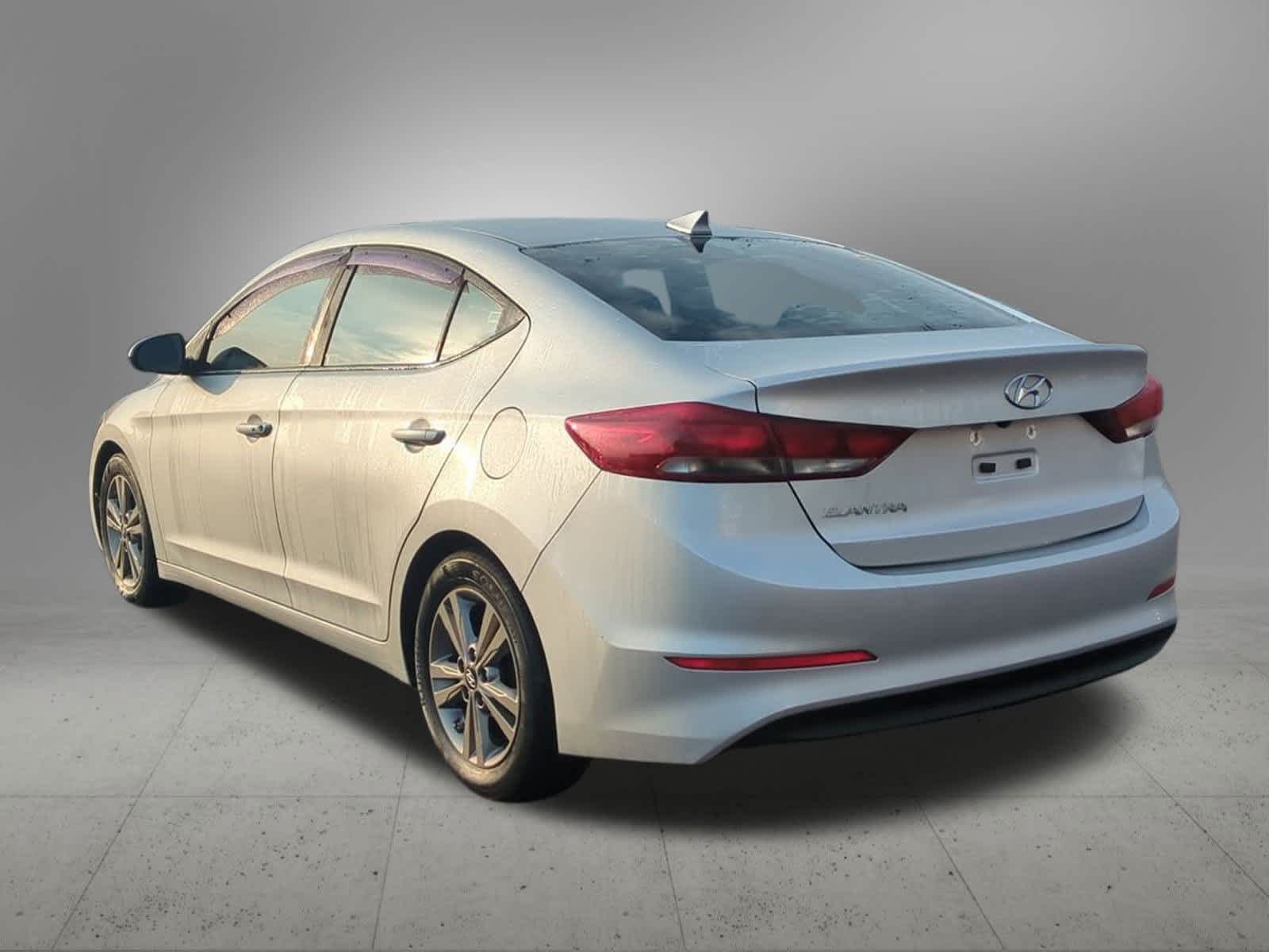 Thumbnail: 2017 Hyundai Elantra - 4