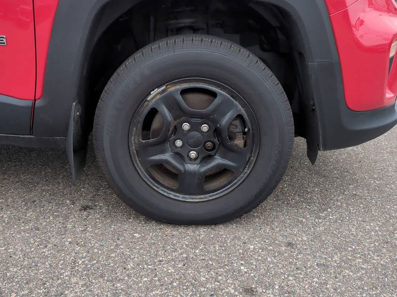 Thumbnail: 2019 Jeep Renegade - 14