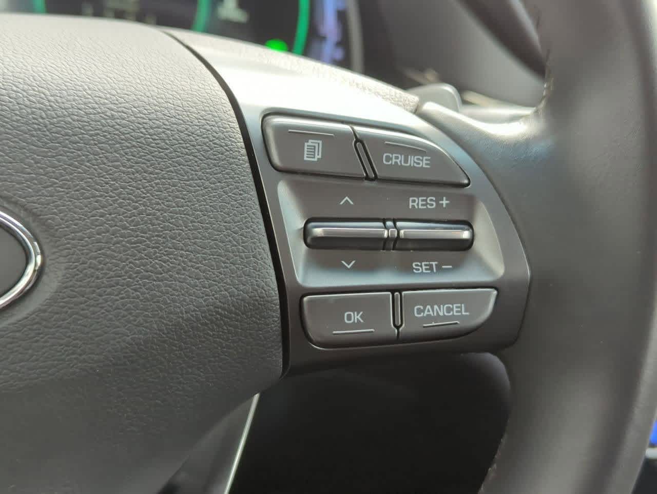 2022 Hyundai Ioniq SE 23