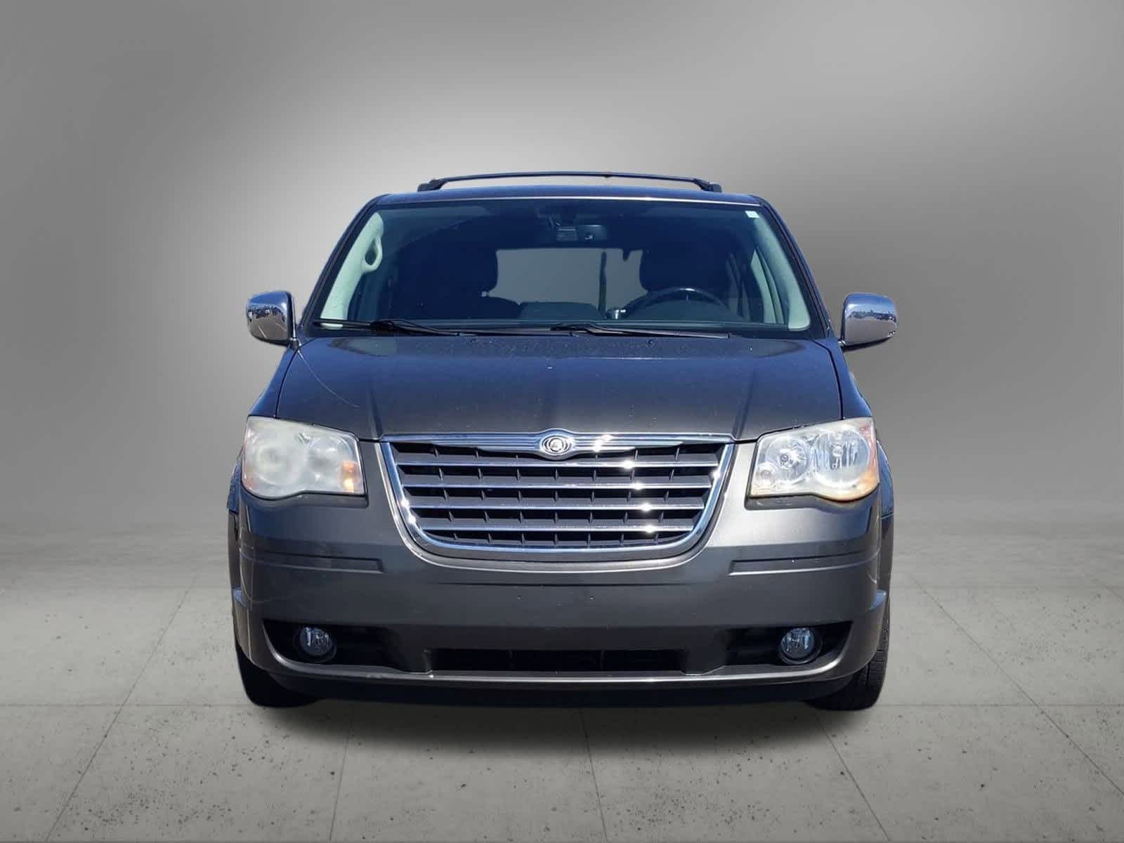 2010 Chrysler Town & Country Touring 9