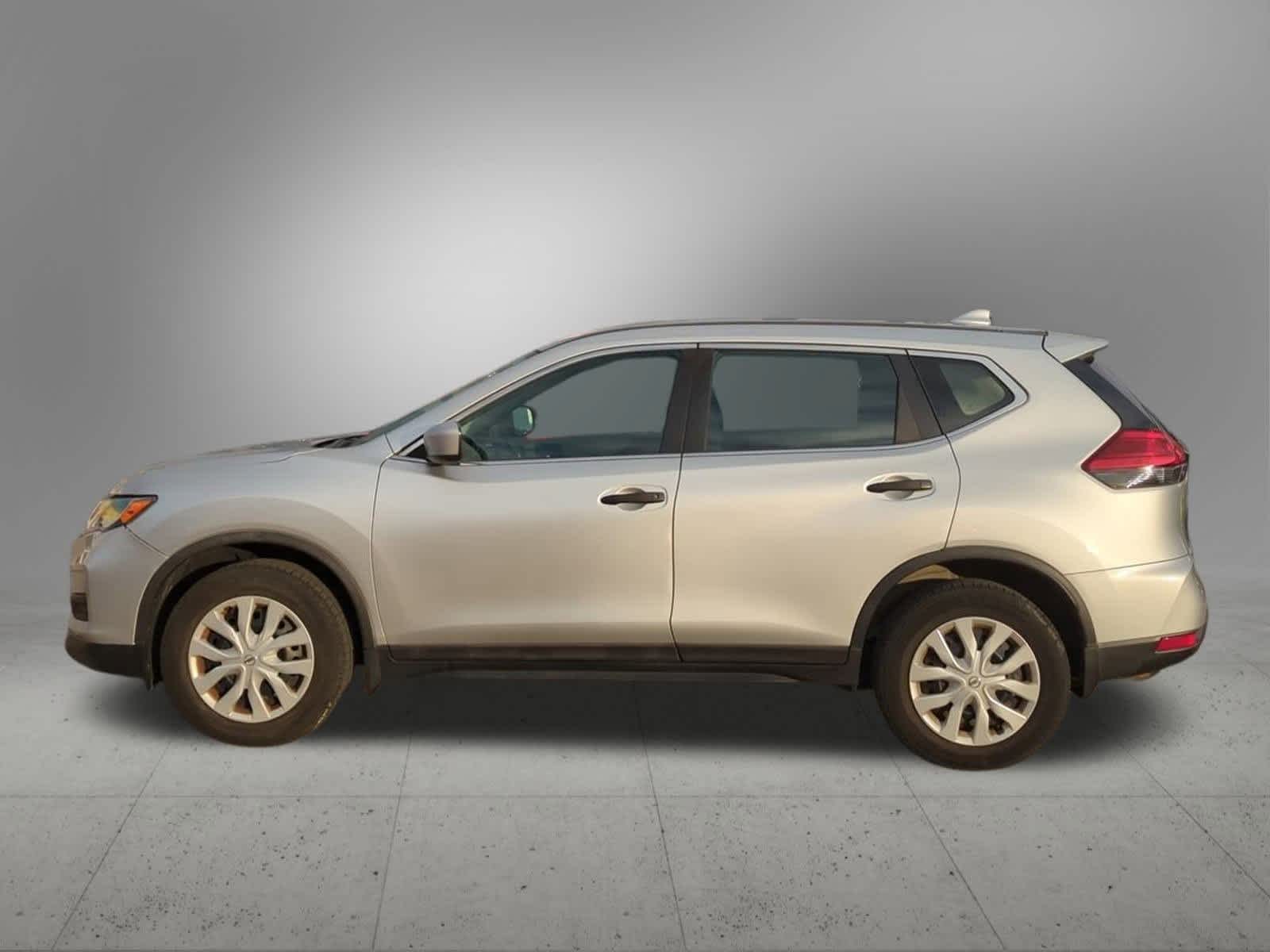 2017 Nissan Rogue S 3