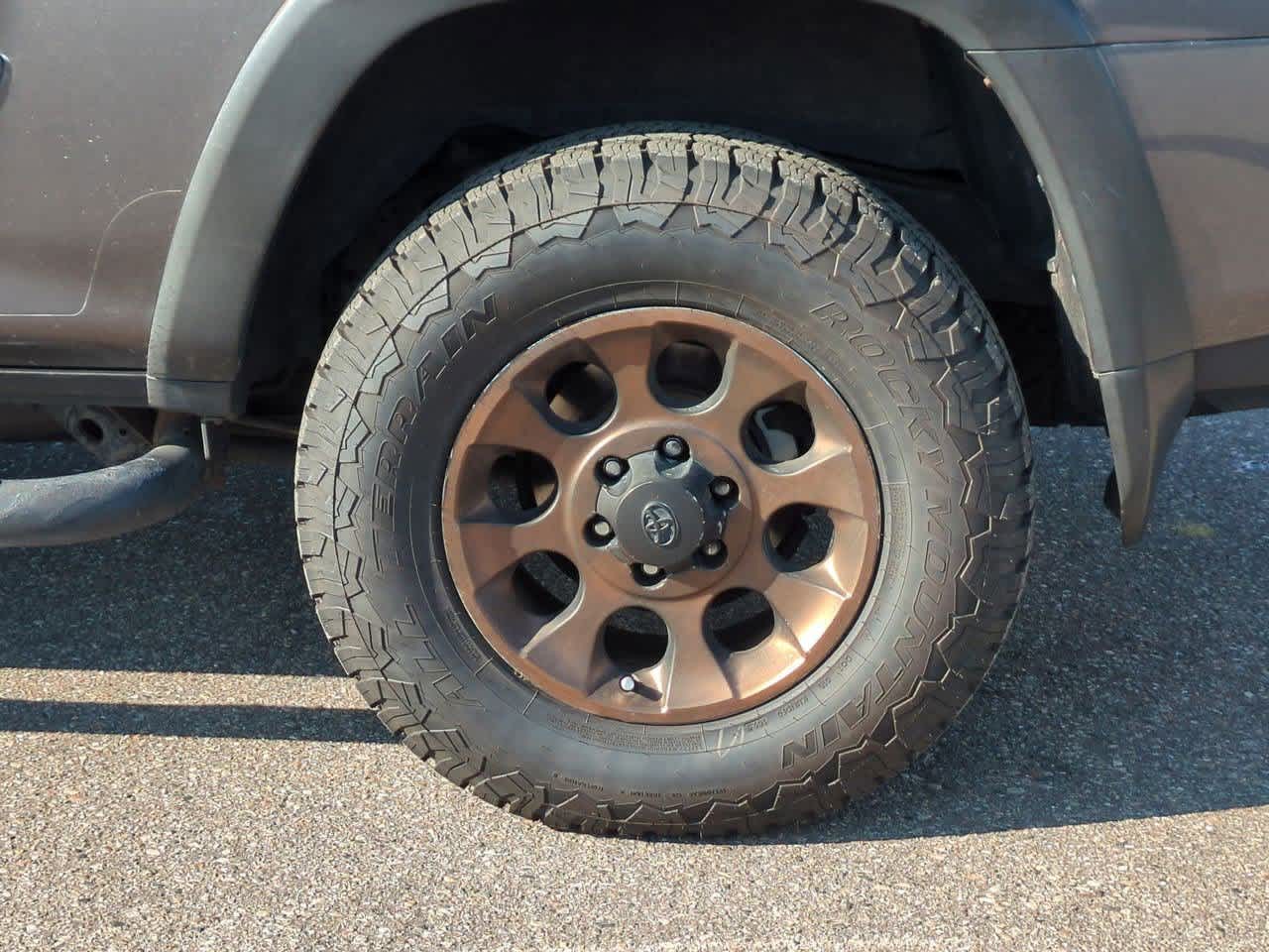 Thumbnail: 2010 Toyota 4Runner - 13
