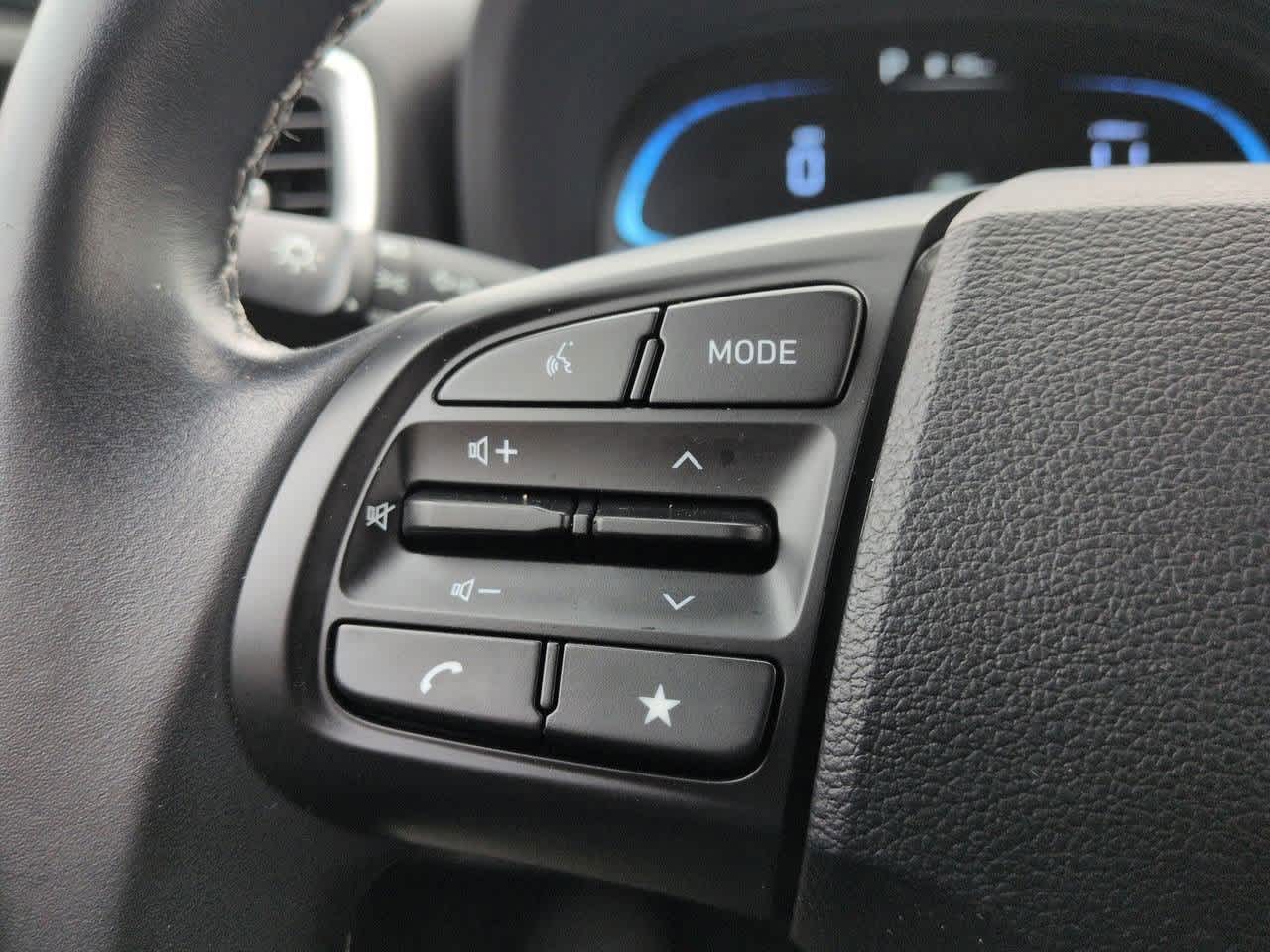 Thumbnail: 2023 Hyundai Venue - 24